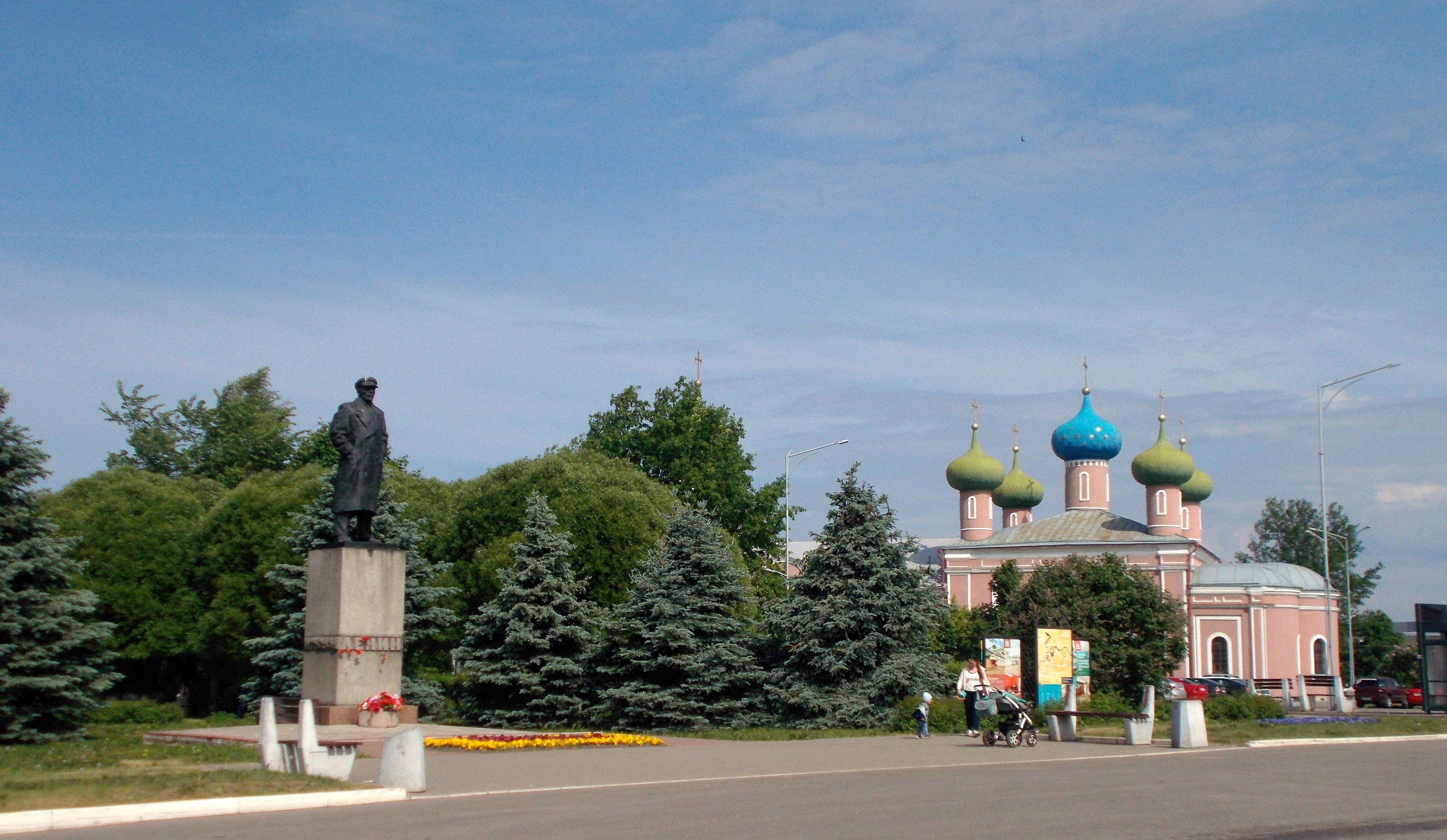 Площадь свободы Тихвин