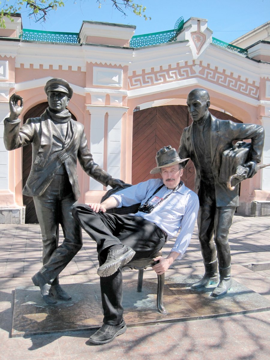 памятник бендеру в санкт петербурге