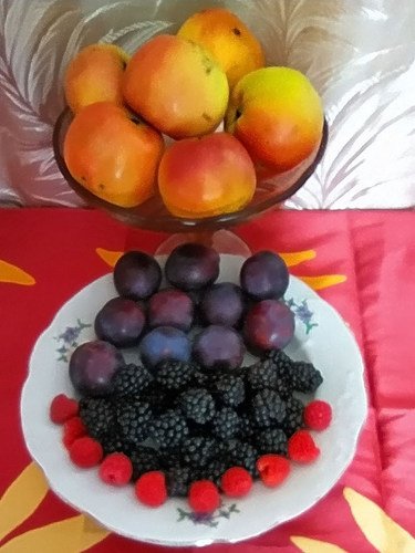 Натюрморт фруктово-ягодный