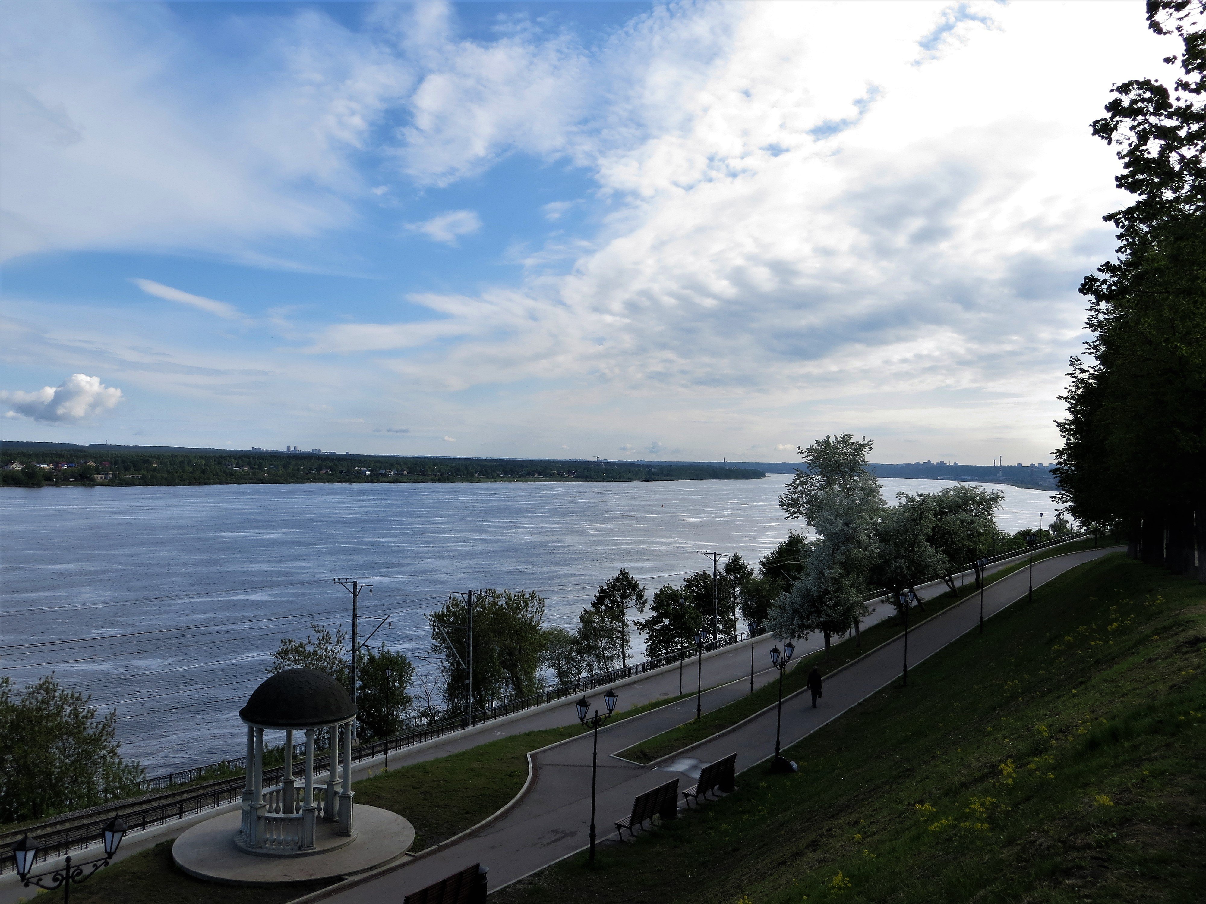 Водохранилище татарстана. Река Кама. Набережная Камы. Водохранилища Татарстана. Набережная днем.