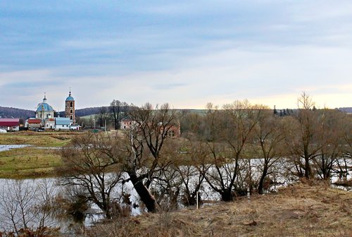 с видом на село Троицкое