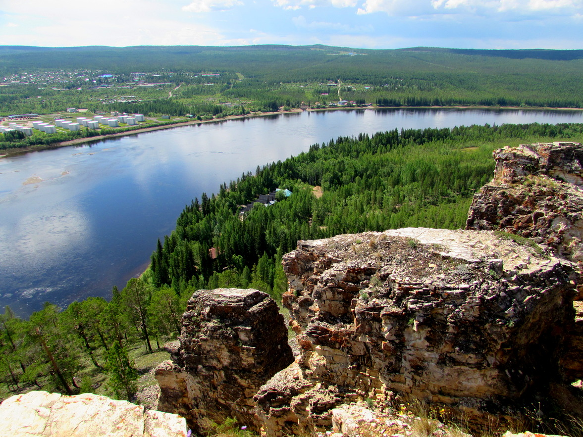 Алдан якутия. Алдан фото красивые. Река скалы. Алдан.