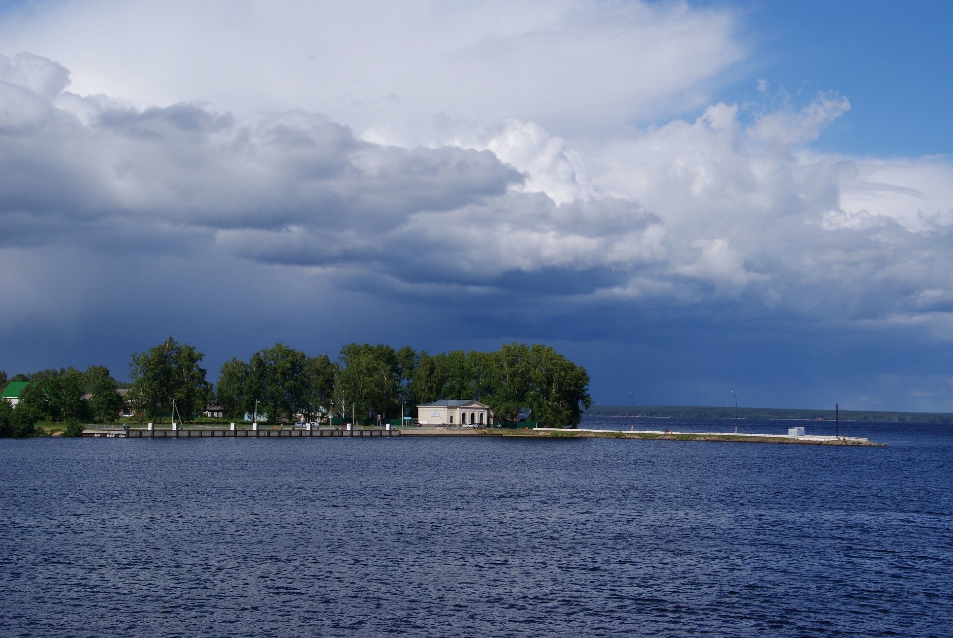 База горьковское водохранилище. Горьковское водохранилище (залив реки Яхра). Горьковское водохранилище залив лагерь. Горьковское водохранилище Ярославль. Куземетьево вид с Волги.