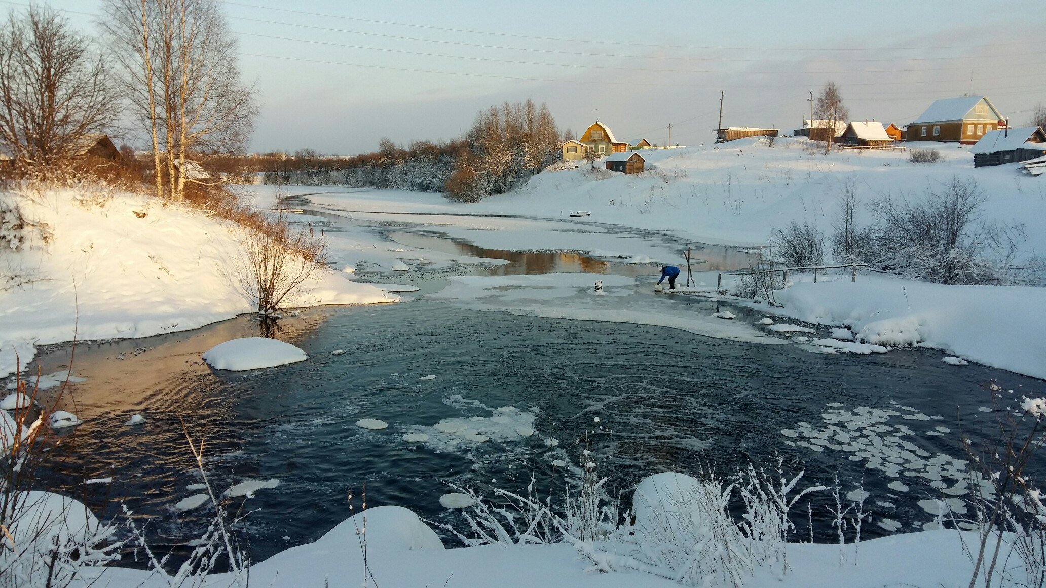 Зима деревня река