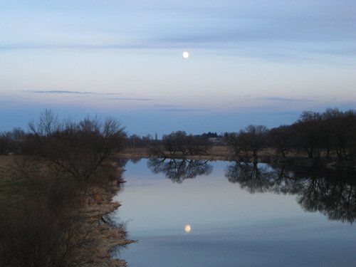 Лунный вечер на реке