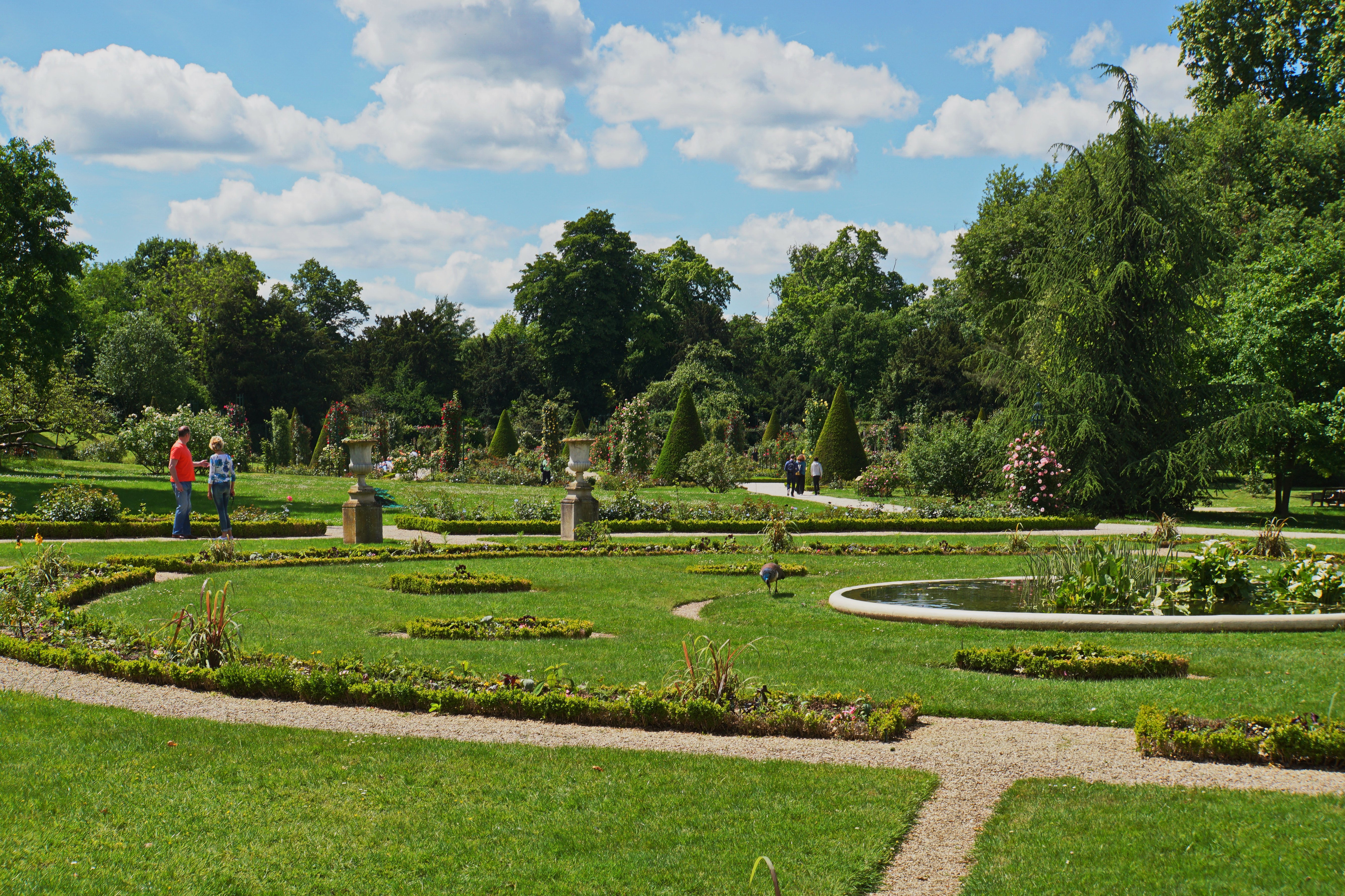 Парк багатель в париже фото