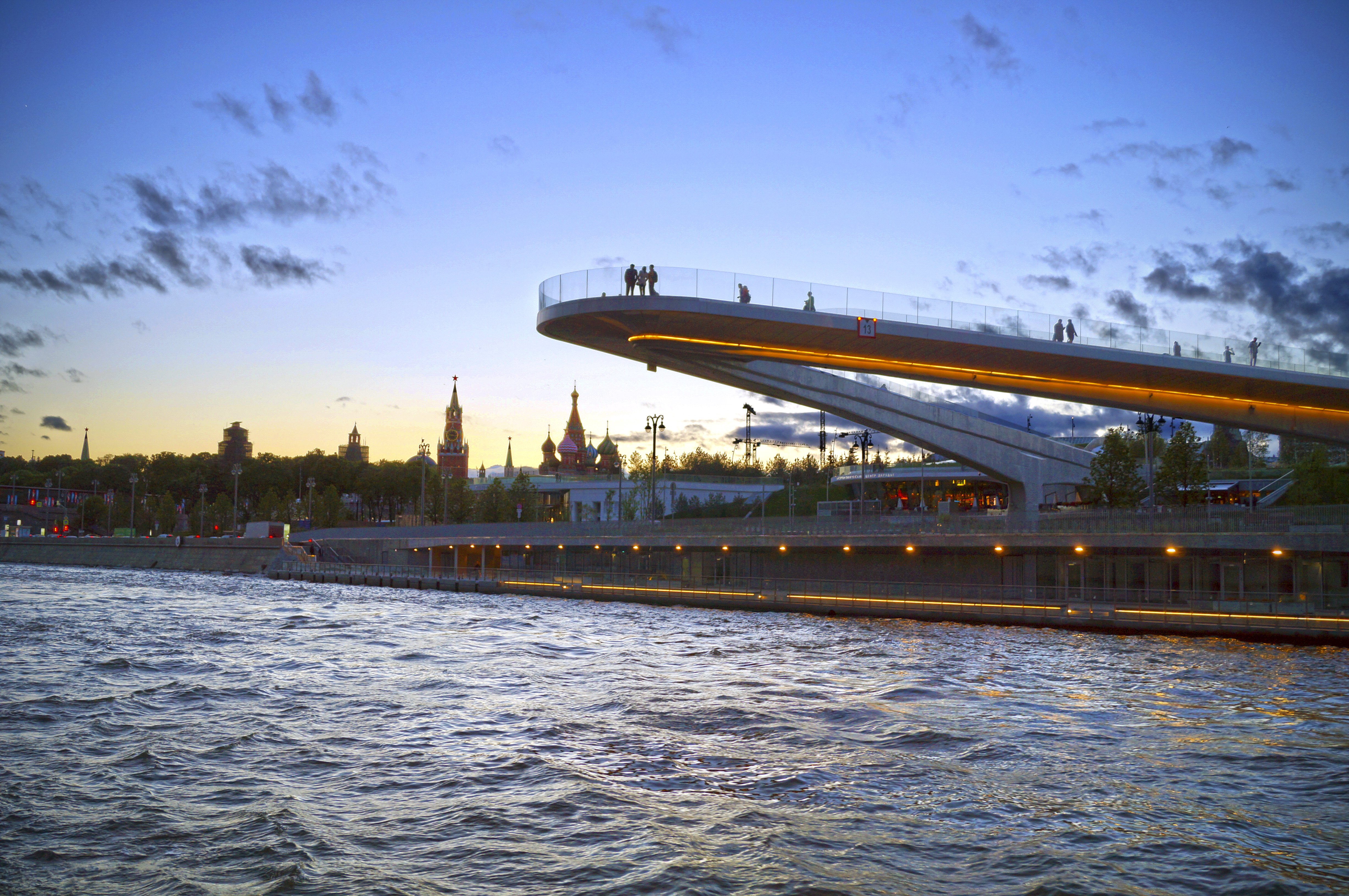 Парящий мост парк зарядье москва