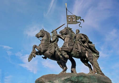 памятник Дмитрию Донскому и Владимиру Храброму
