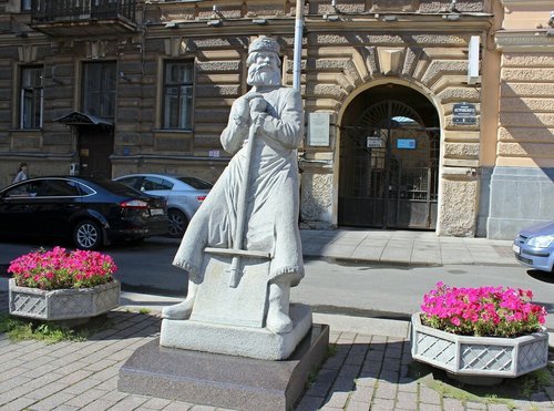 Памятник дворнику