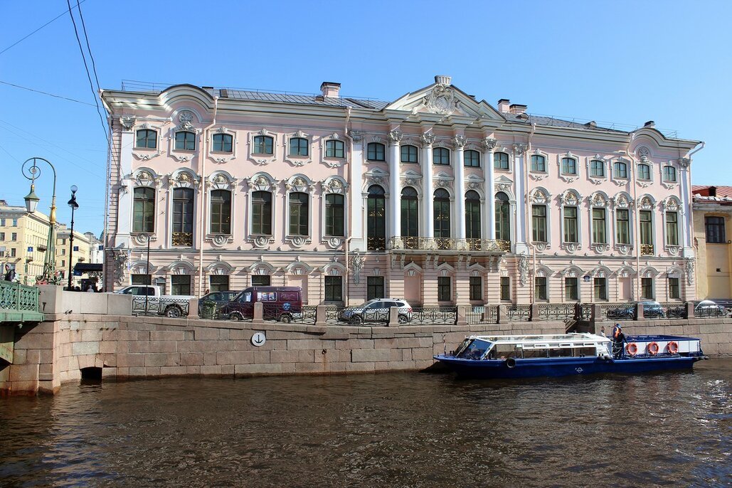 Строгановский дворец в санкт петербурге. Строгановский дворец Растрелли. Петербург дворец Строгановых. Дворец графа Строганова. Франческо Бартоломео Растрелли Строгановский дворец.