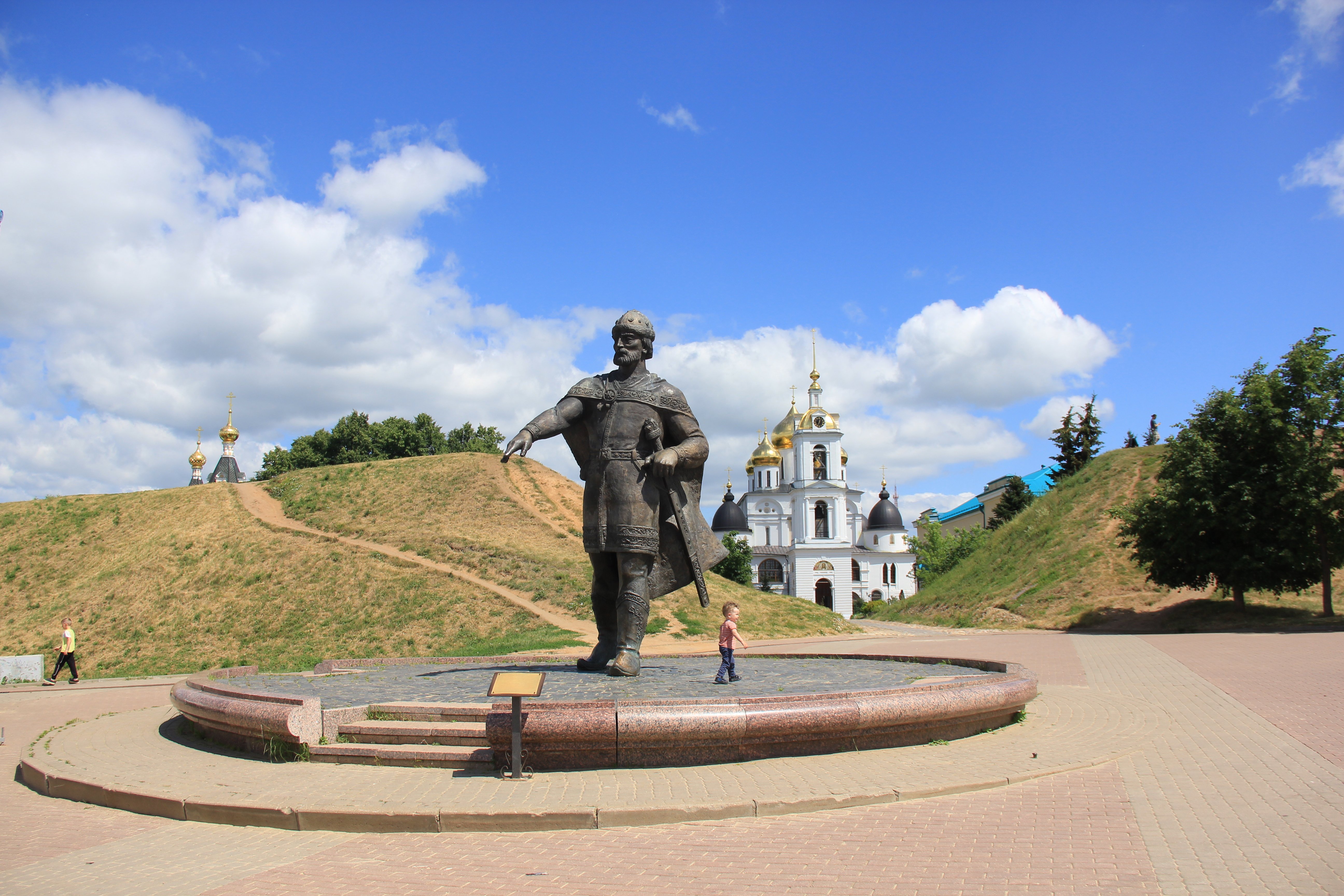 Памятник Юрию Долгорукому в Дмитрове