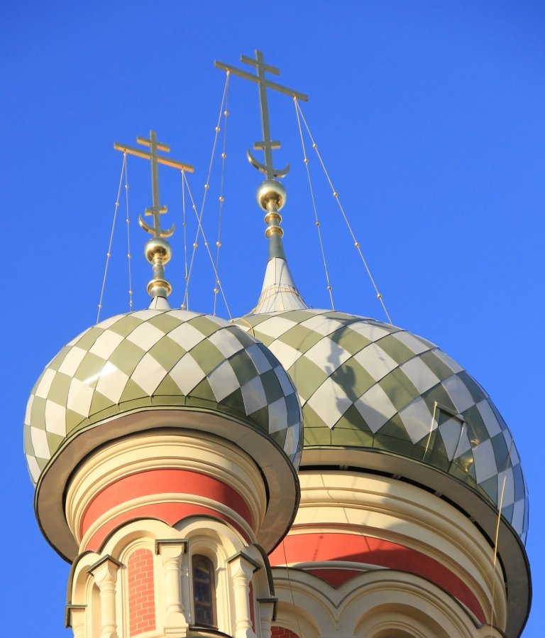 Церковный купол. Церковь Покрова Пресвятой Богородицы на Боровой. Яйцевидный купол православного храма Санкт. Новый храм в Санкт-Петербурге 320 куполов. Покровская Церковь шлемовидные купола.