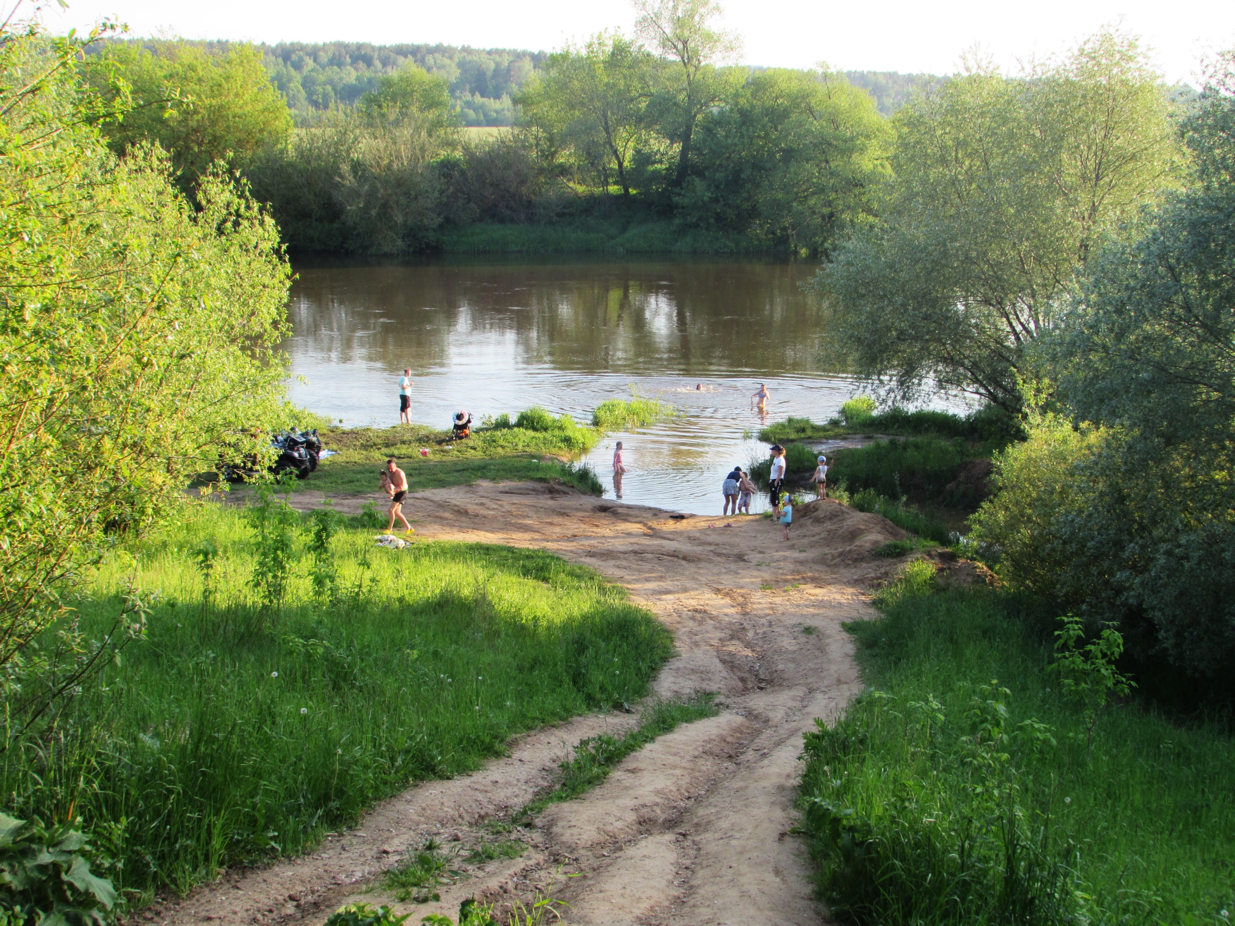 Рыбалка в звенигороде. Река Сосенка в Москве.