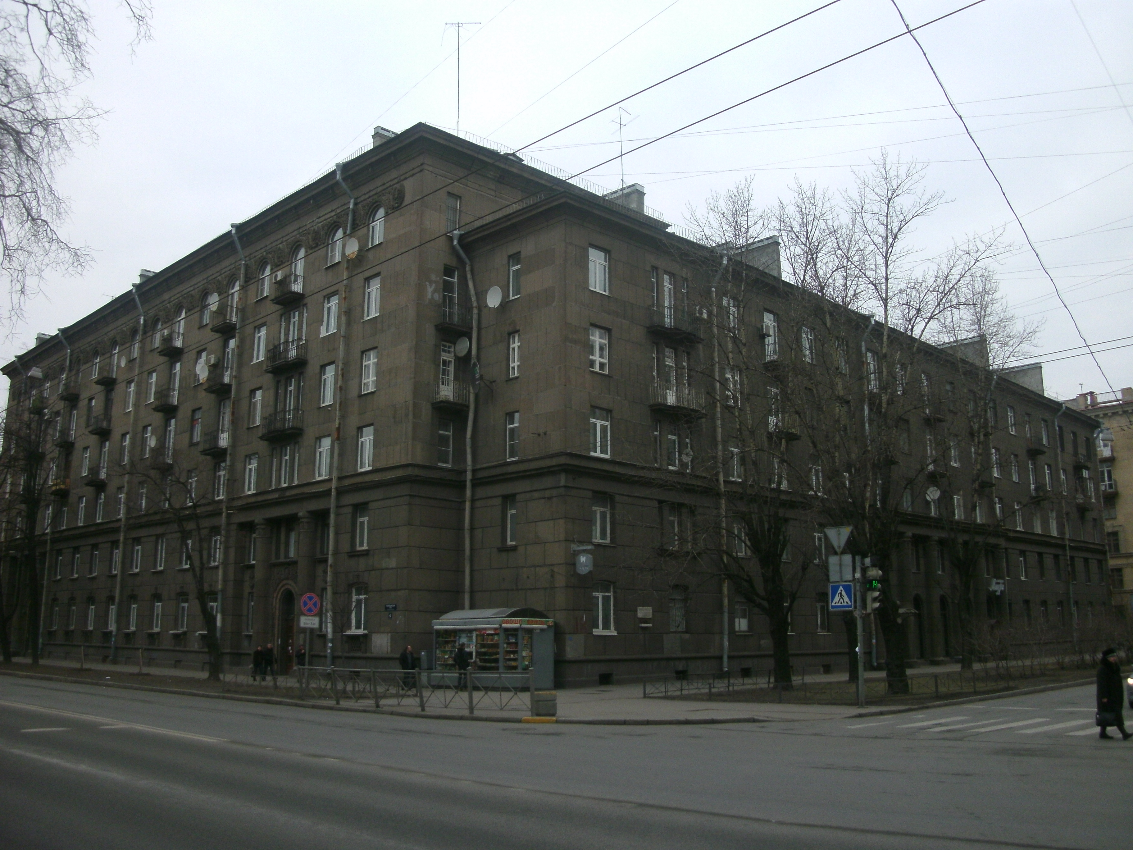 Кузнецовская ул. 42/18