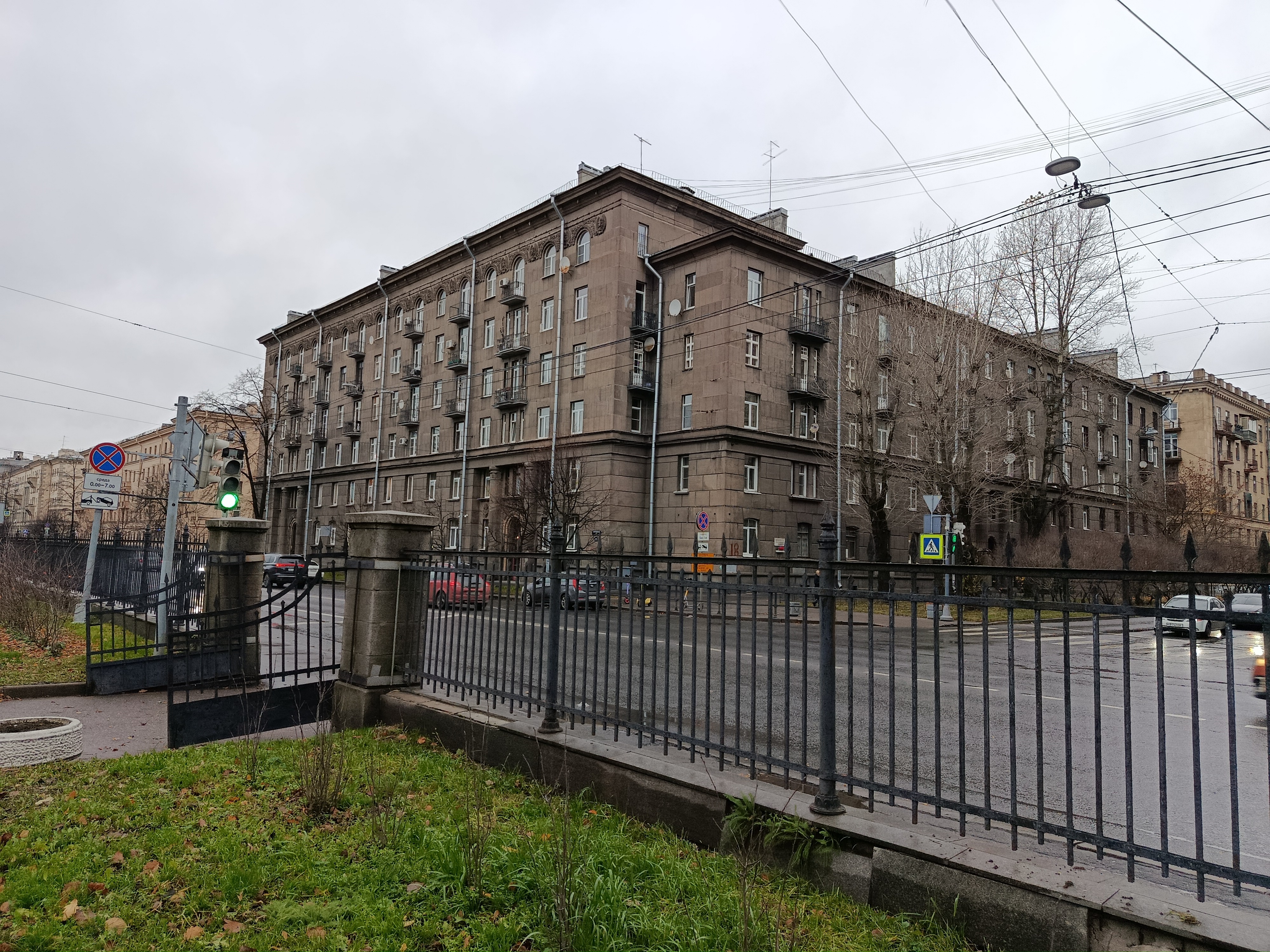 Кузнецовская ул. 42 Кузнецовская ул. 42