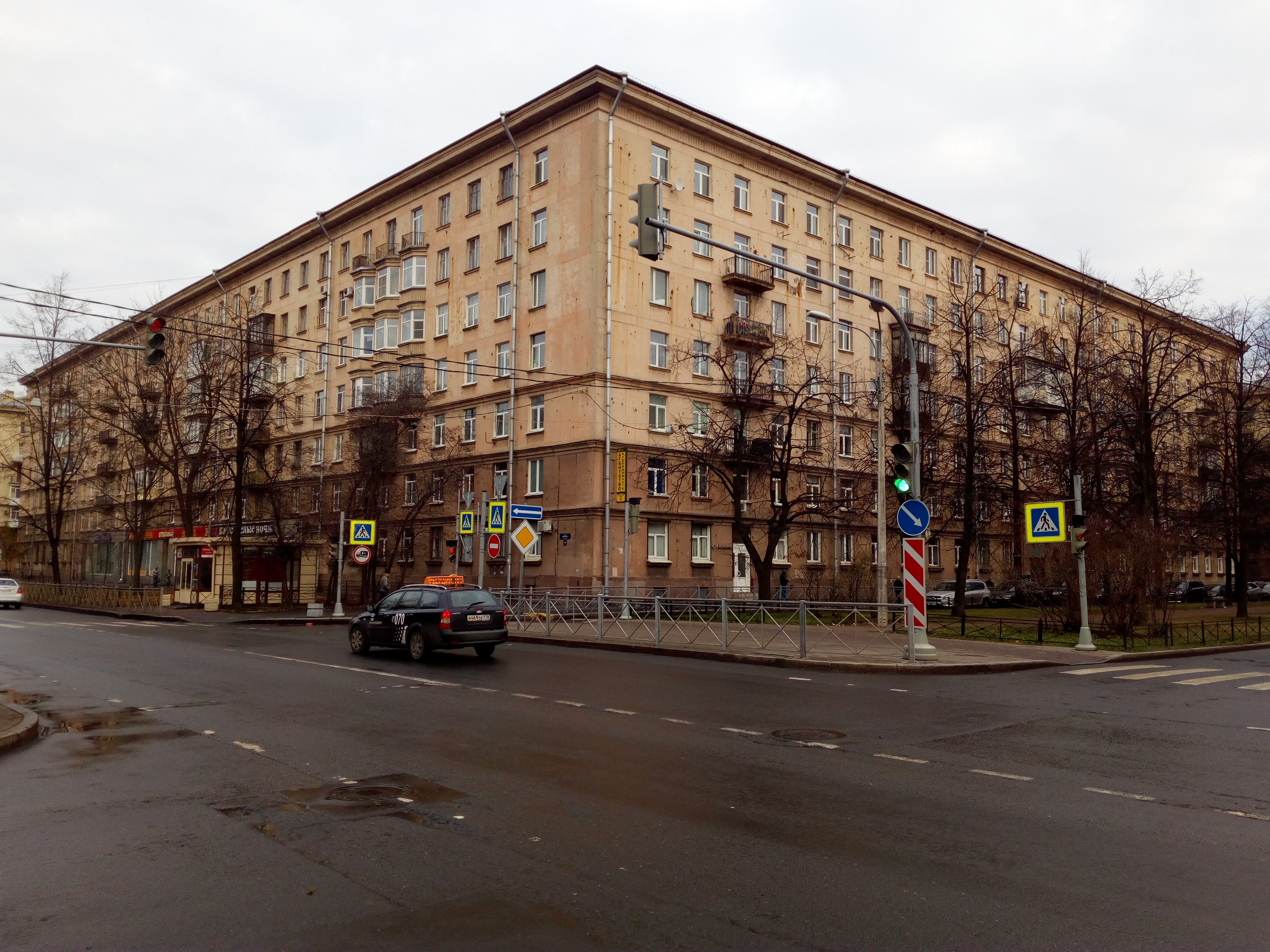 ул. Гастелло 26/ул. Ленсовета 10
