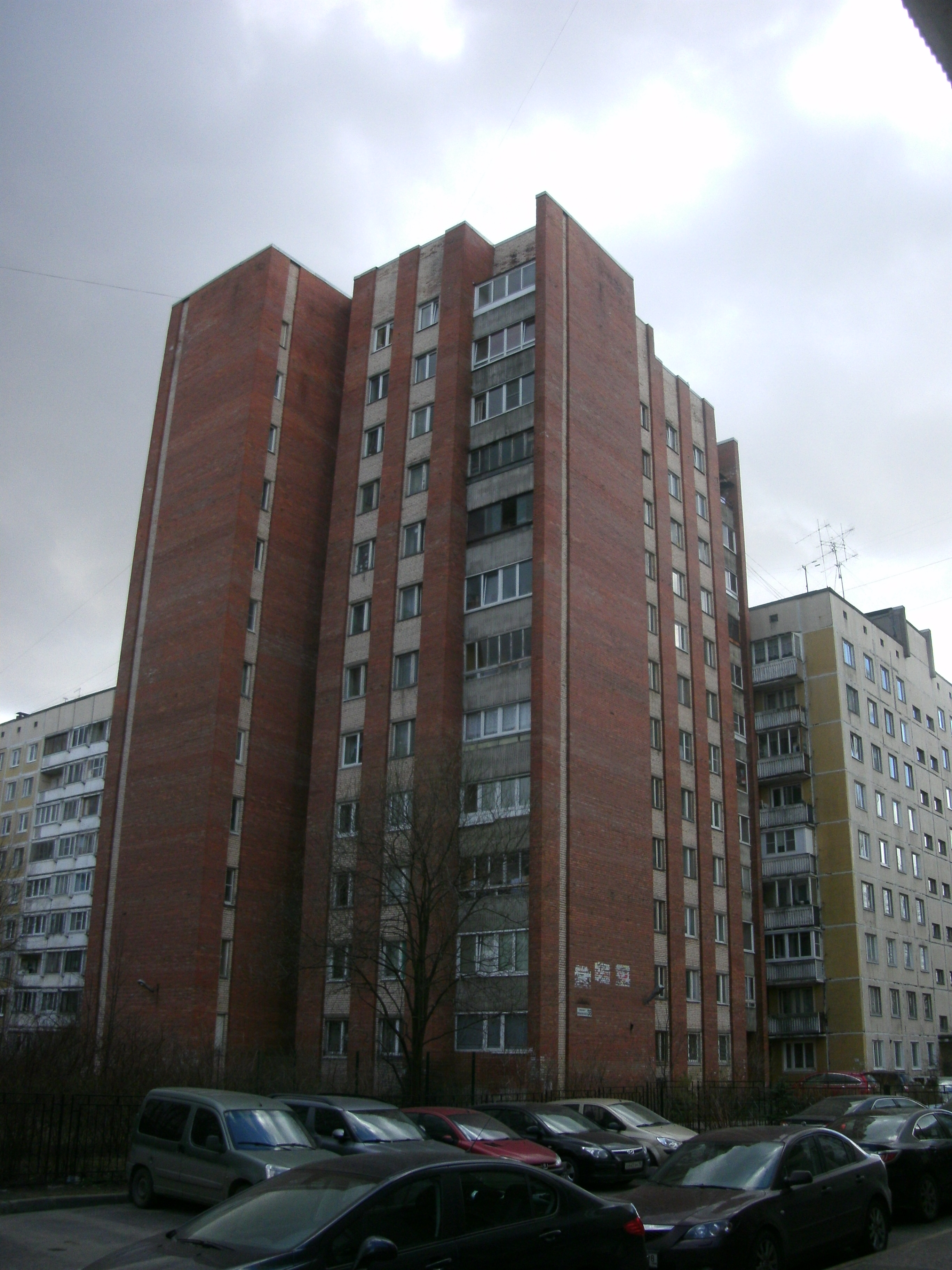 пр. Луначарского 38, парадная 5