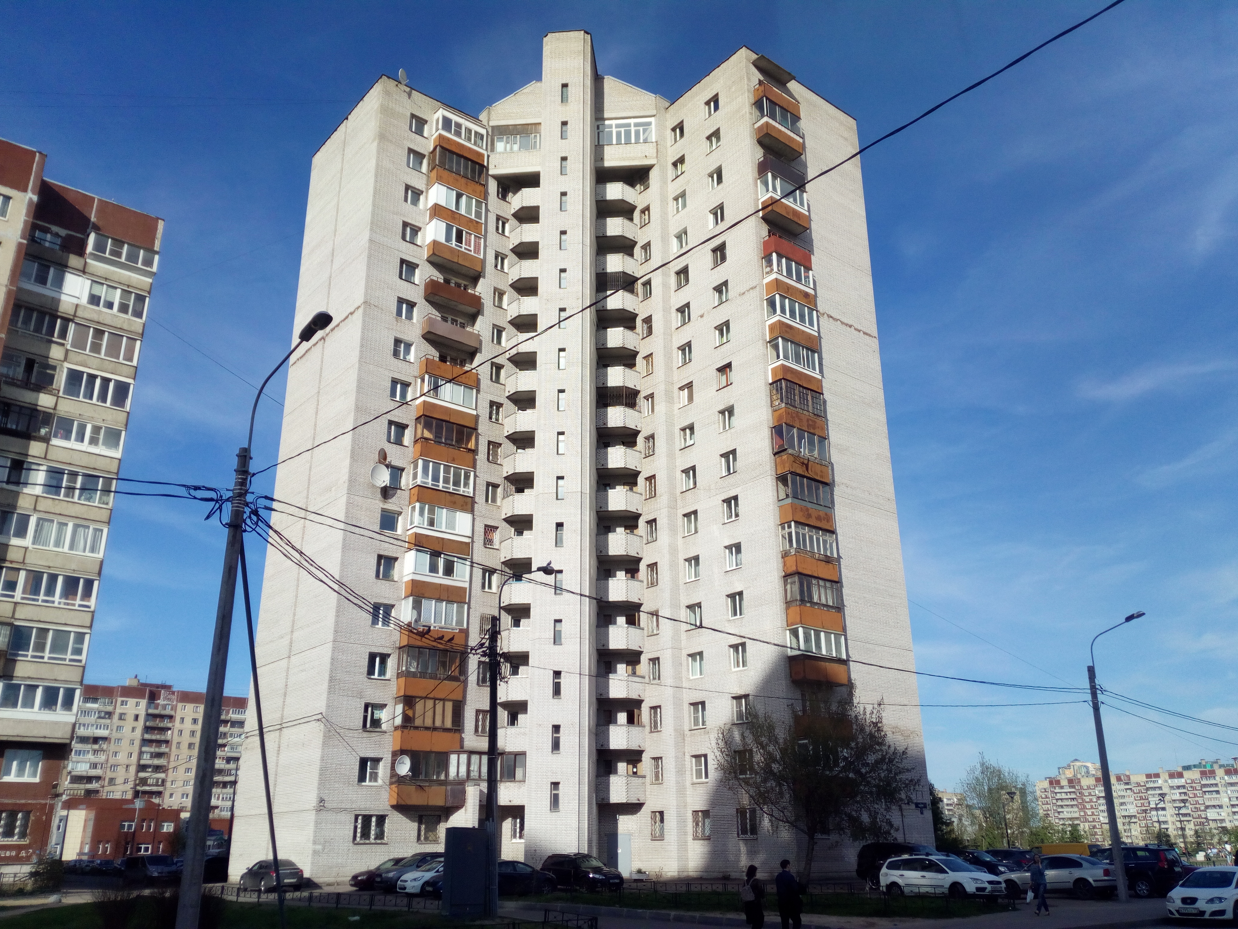 ул. Бадаева 5