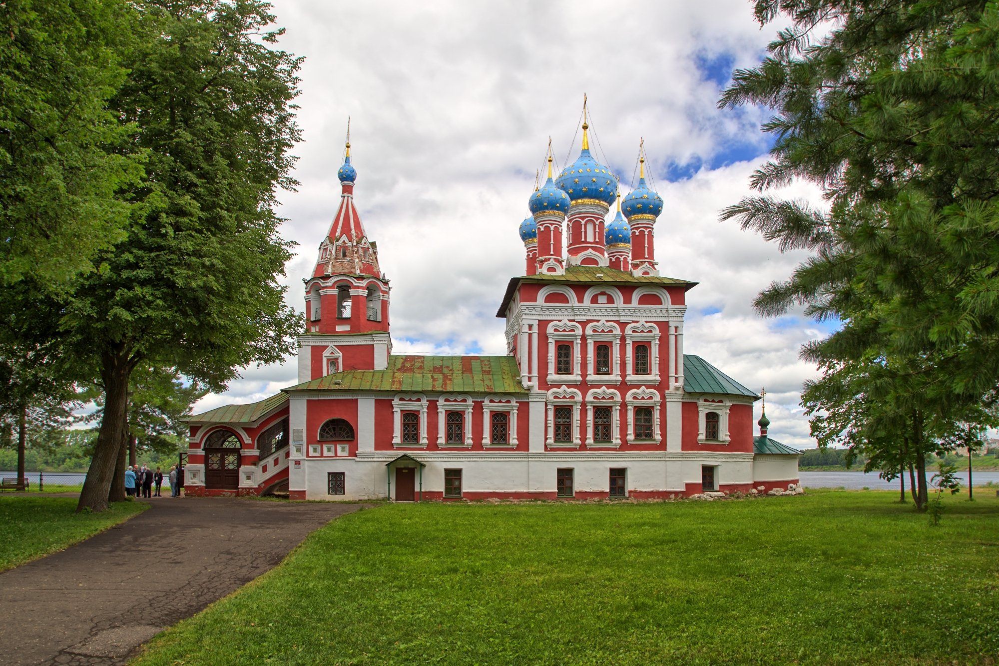 Церковь царевича димитрия на крови углич фото