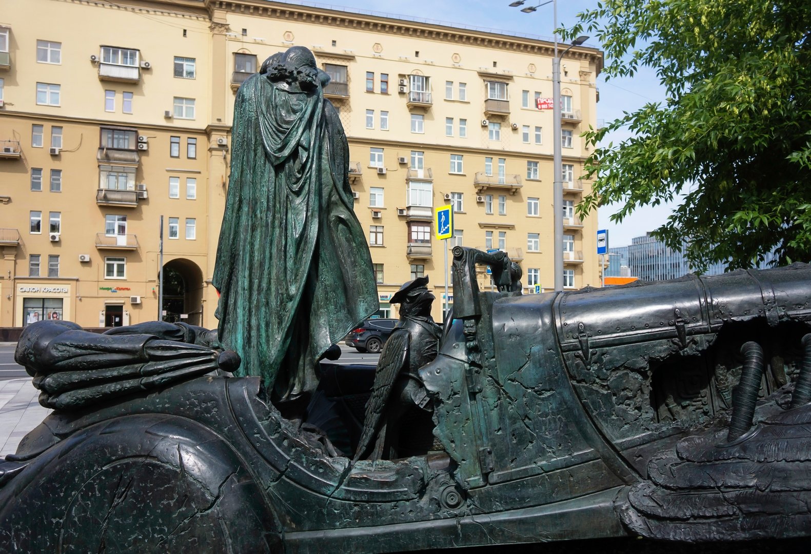 Памятники Рукавишникова в Москве
