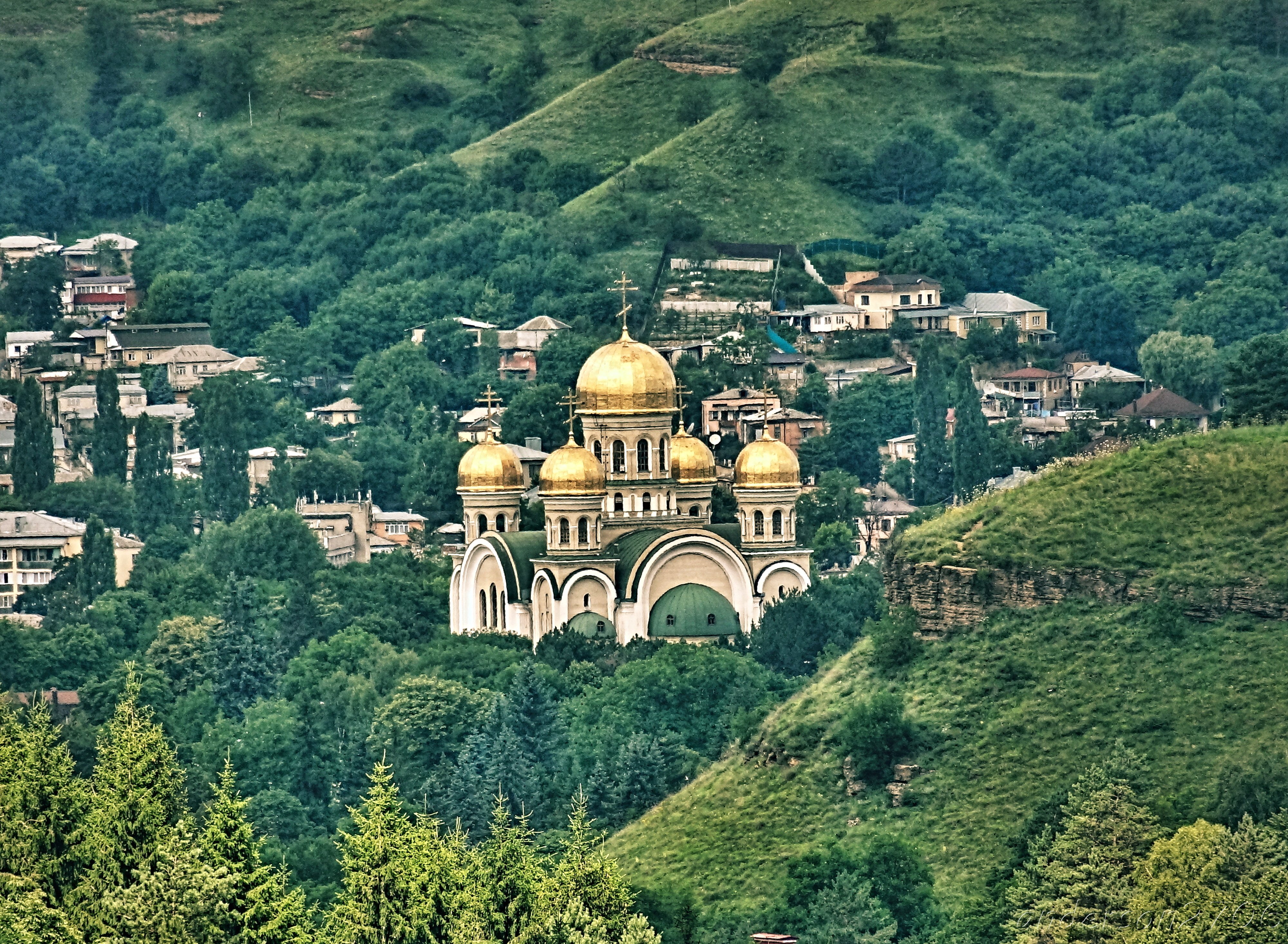 Кисловодском ру. Свято-Никольский собор (Кисловодск). Собор Николая Чудотворца в Кисловодске. Никольский храм Кисловодск. Кисловодск святоеикольский храм.