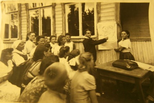 Мама в доме отдыха в Териоки, июль 1946 г.