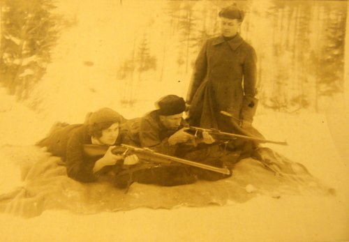 Мама с ружьем, февр. 1938 г.