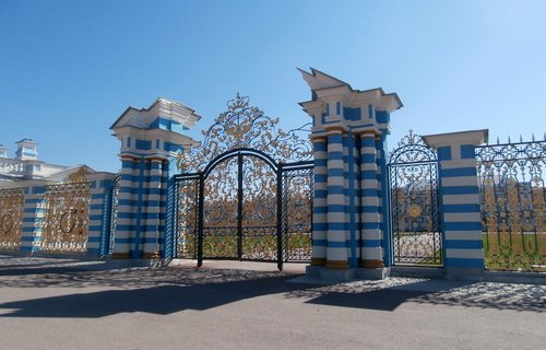 Отреставрированные золотые ворота