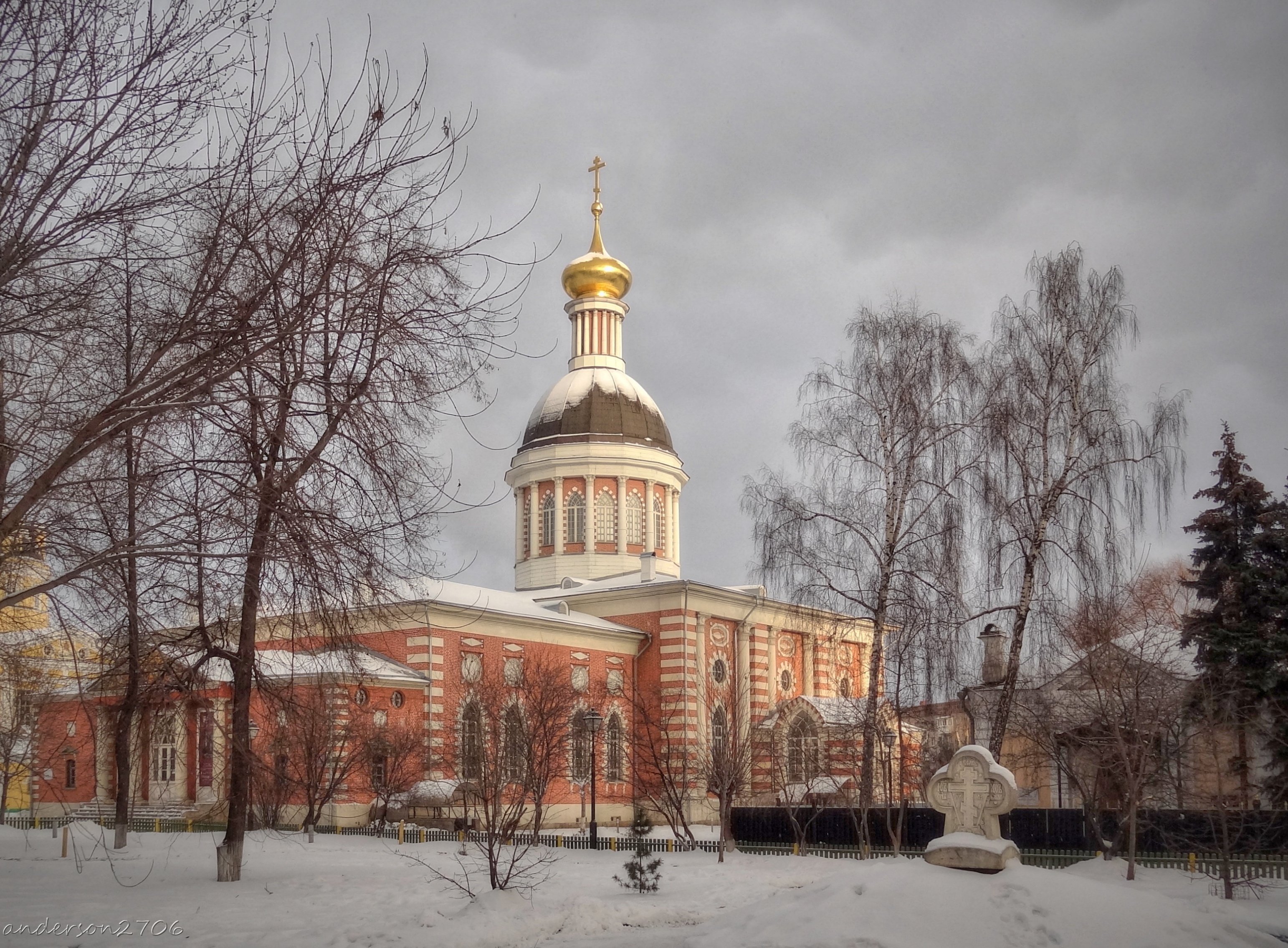 Церковь рождества христова в москве. Собор Рождества Христова Рогожский поселок. Рогожская Слобода храм Рождества. Храм Рождества Христова Омск. Христорождественский зимний храм Рогожский.