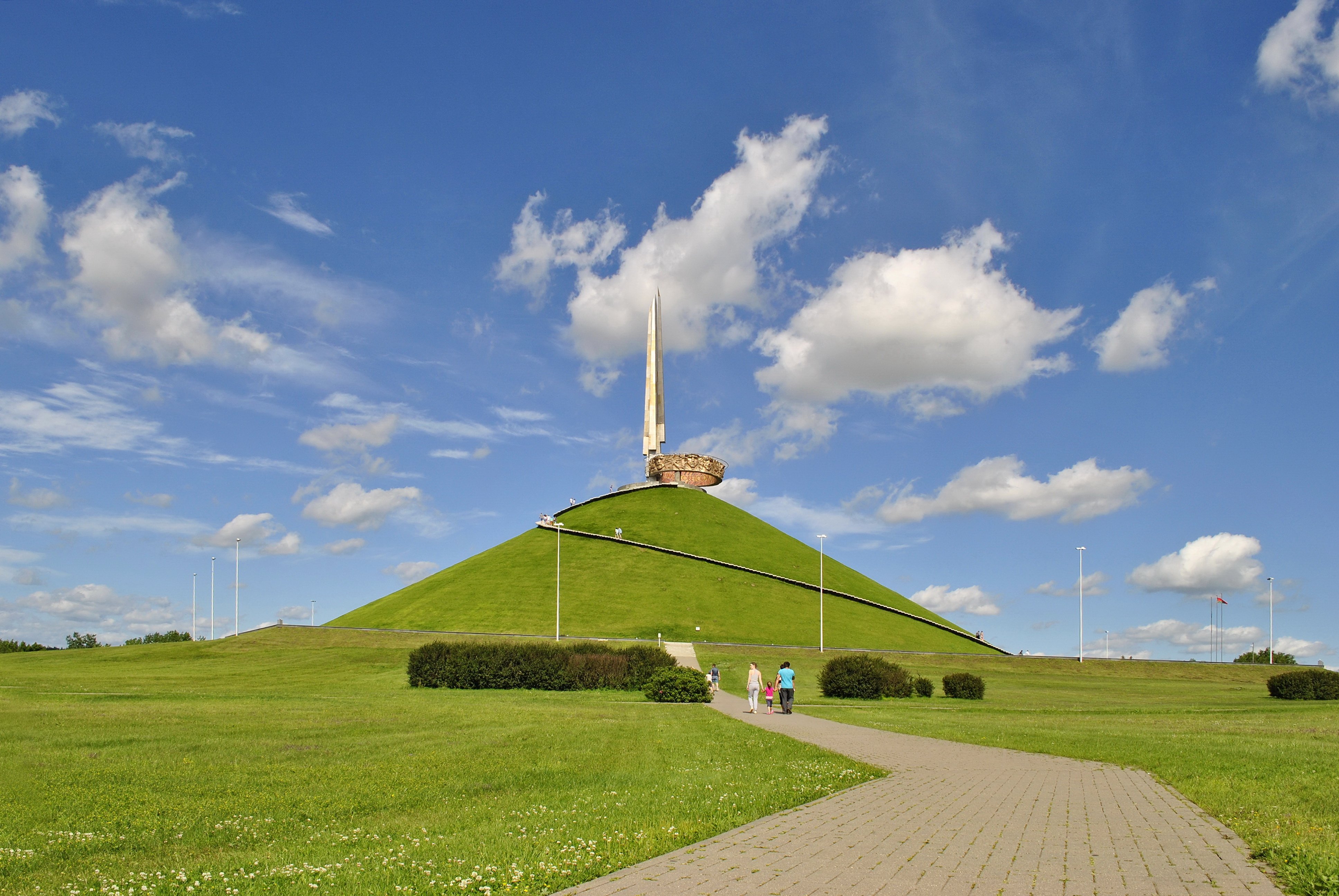 Kurgan. Мемориальный комплекс Курган славы. Курган славы в Белоруссии. Курган славы Минск. Памятник-мемориал 