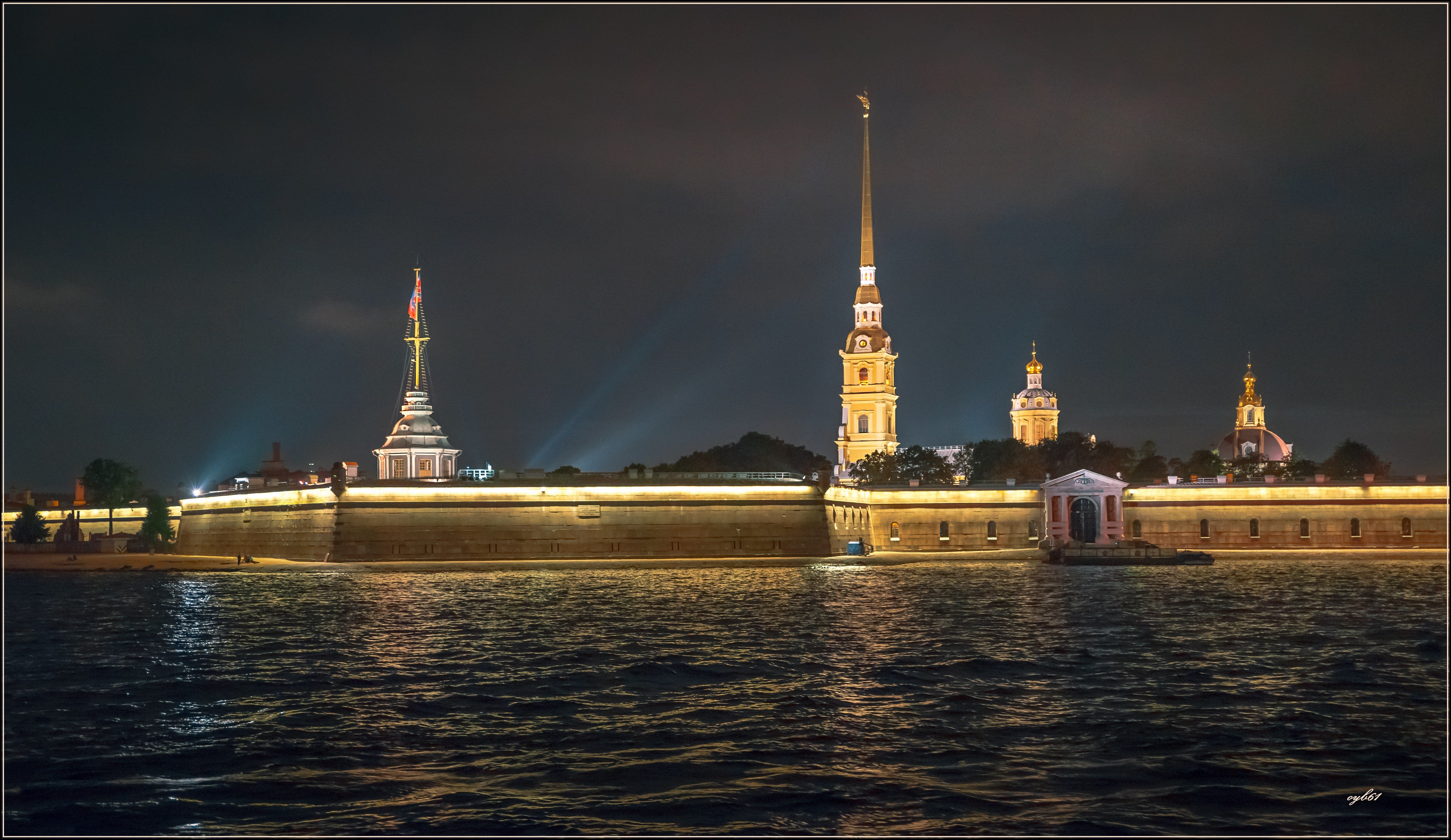 Корюшка санкт петербург стрелка заячьего острова фото. Петропавловская крепость 4к. Вид на Петропавловскую крепость в Петербурге. Петропавловский собор с Невы. Санкт-Петербург для 2 Петропавловская крепость.