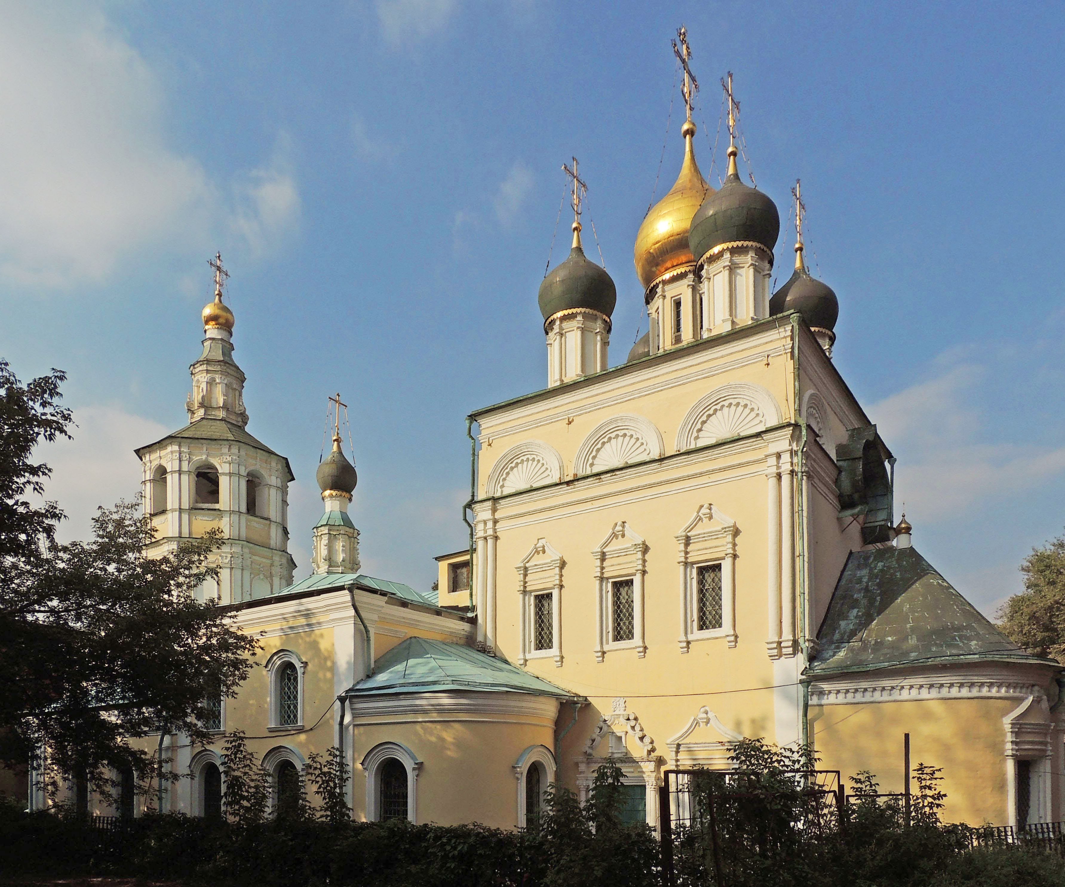 Церковь троицы живоначальной. Храм Живоначальной Троицы в Кожевниках. Церковь Троицы Живоначальной Москва. Церковь Троицы в Кожевниках Москва. Храм в Кожевниках Москва.