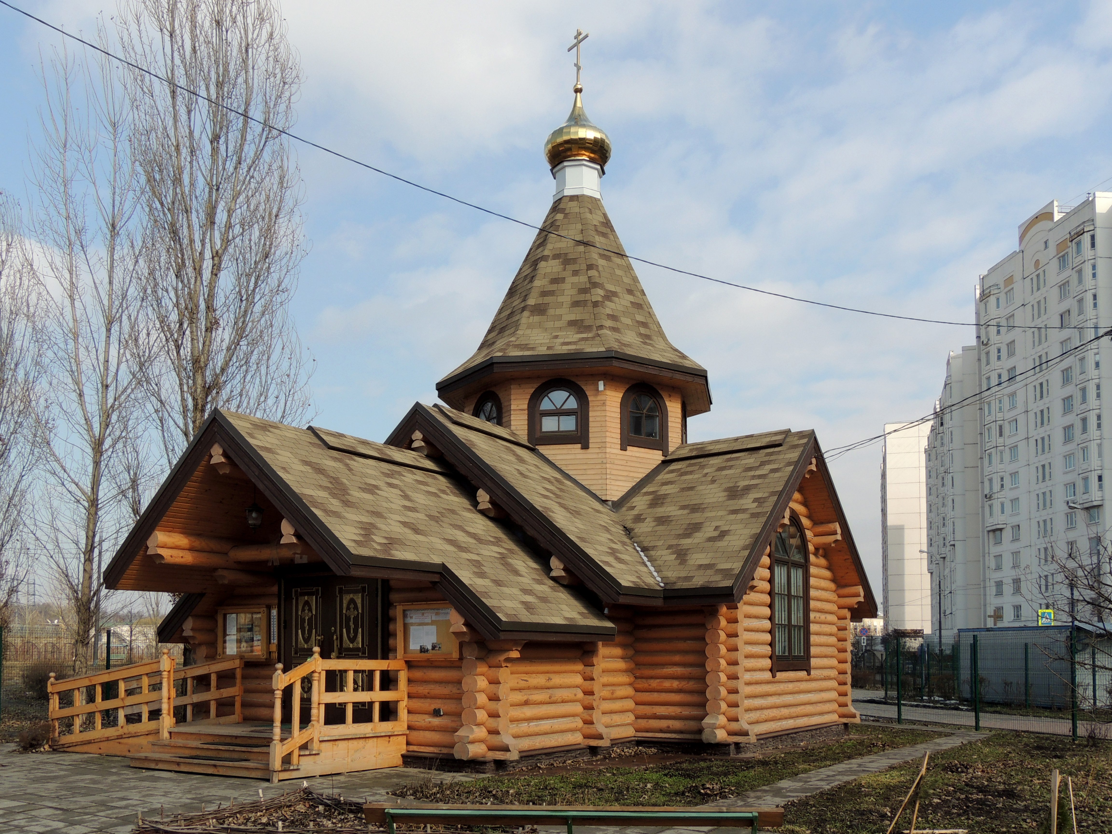 Храм луки в люблино. Церковь Донской иконы Божией матери в Люблино. Часовня в Люблино. Малый храм Донской Божьей матери в Люблино. Малый храм Донской Божьей матери в Люблино внутри.