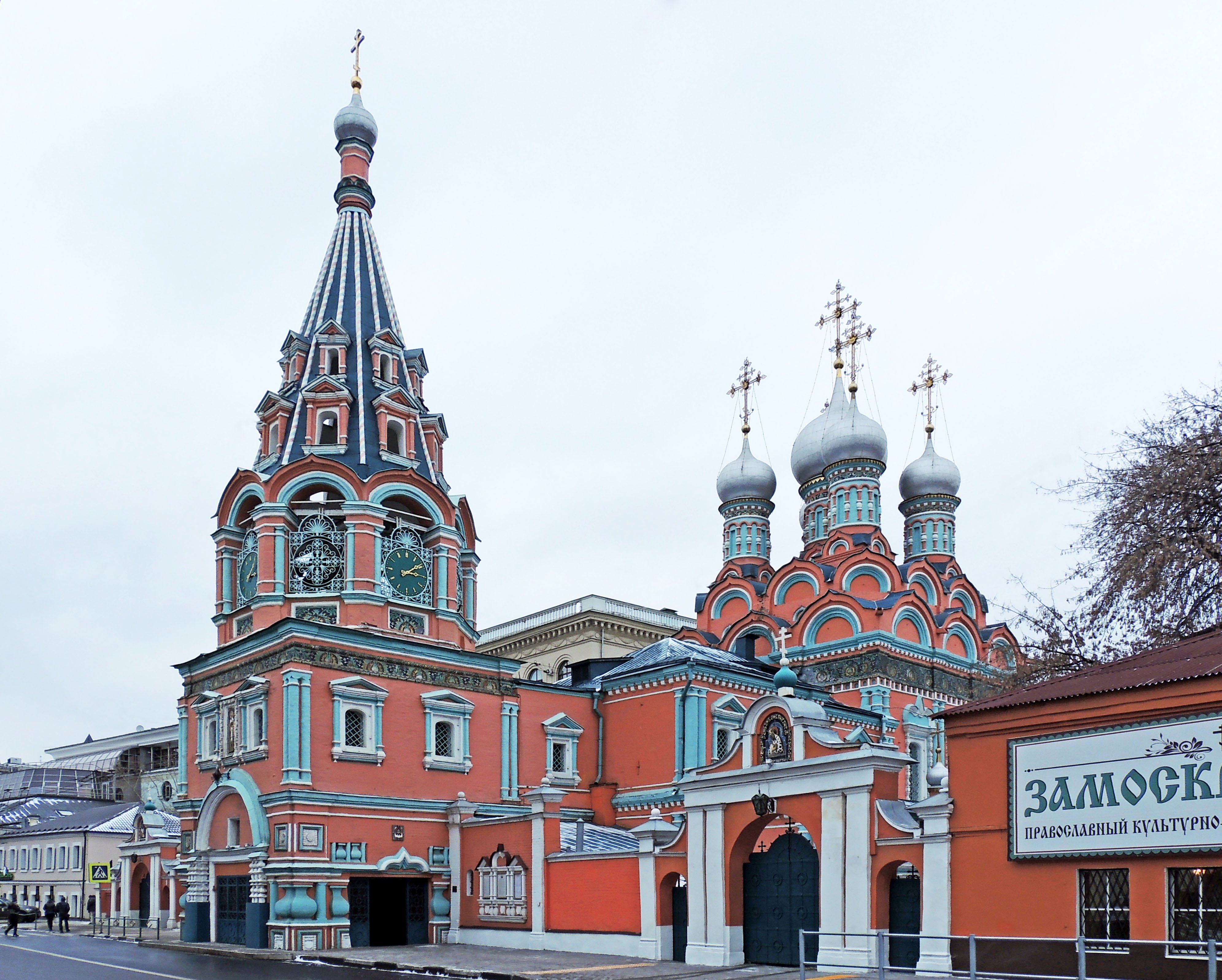 храм на большой полянке