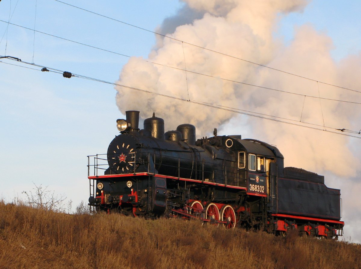 Выборы паровоз. Паровоз ЭУ 683-32. Русский паровоз. Старый паровоз. Старинный паровоз.