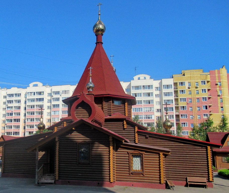 Храм саровского в дегунино. Церковь Серафима Саровского (Пекин). Церковь Серафима Саровского в Петергофе. Храм Серафима Саровского Лотошино. Храм Серафима Саровского Калининград.