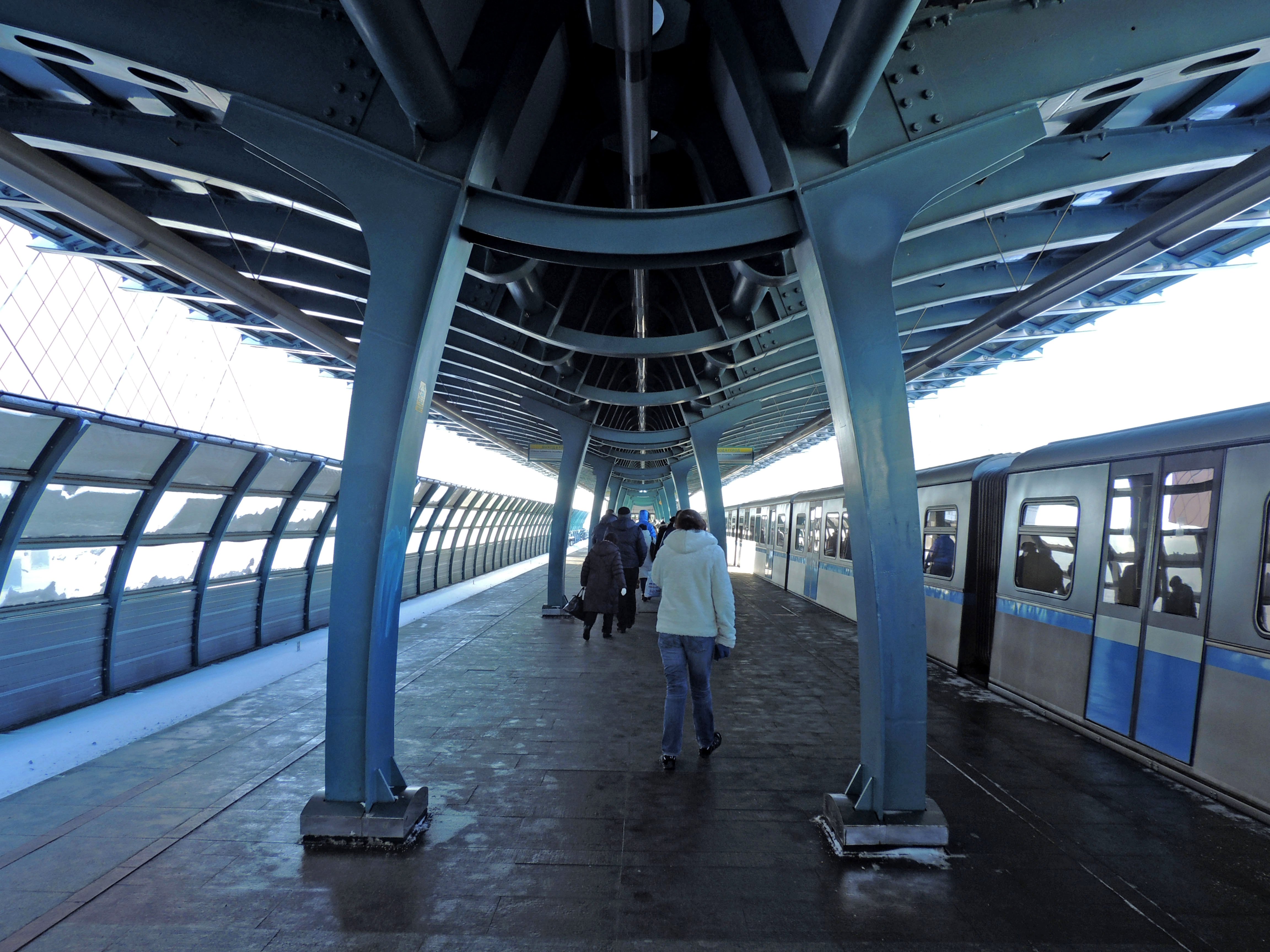 Станция метро бульвар Адмирала Ушакова