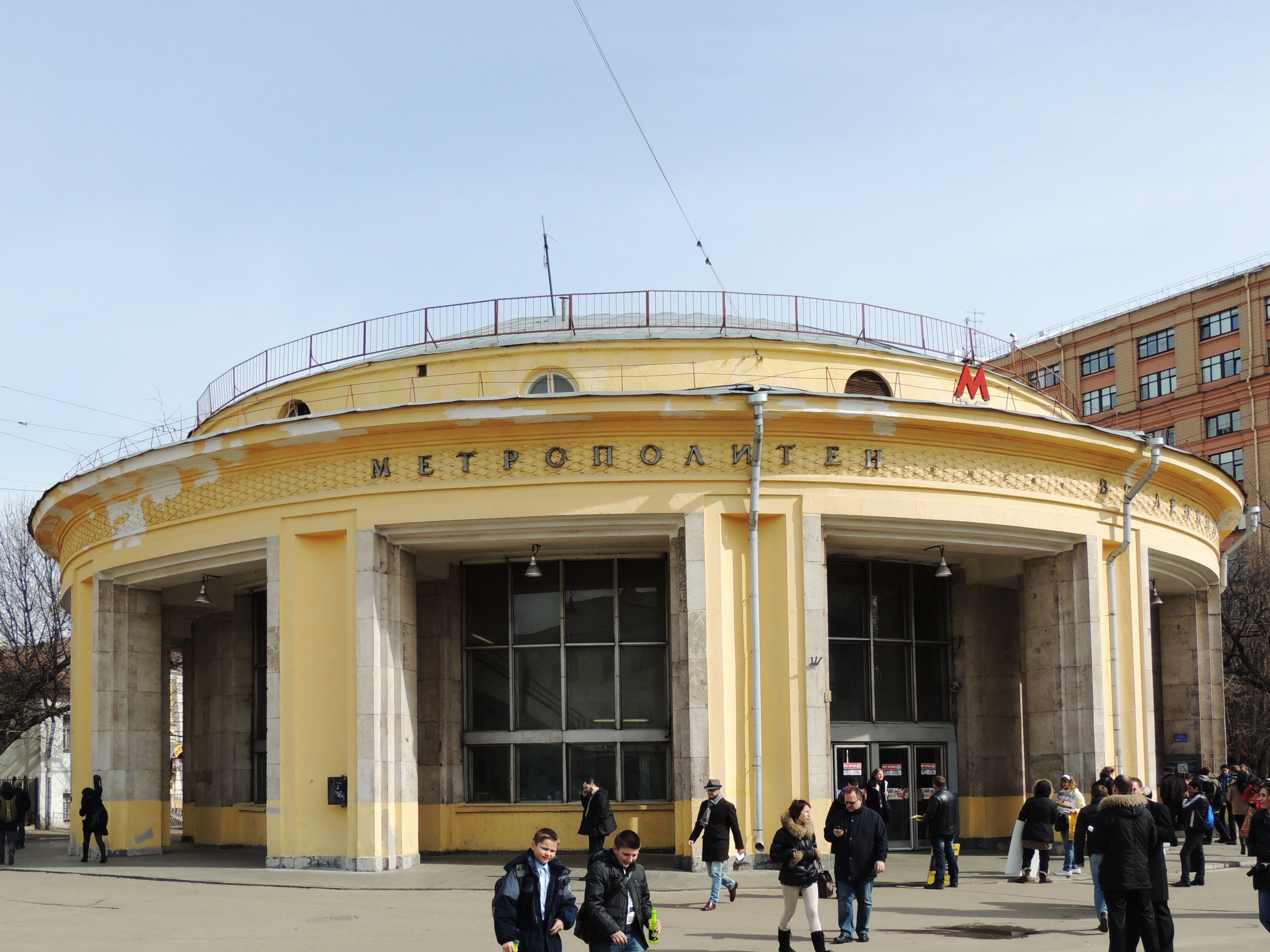 метро новокузнецкая выходы в город