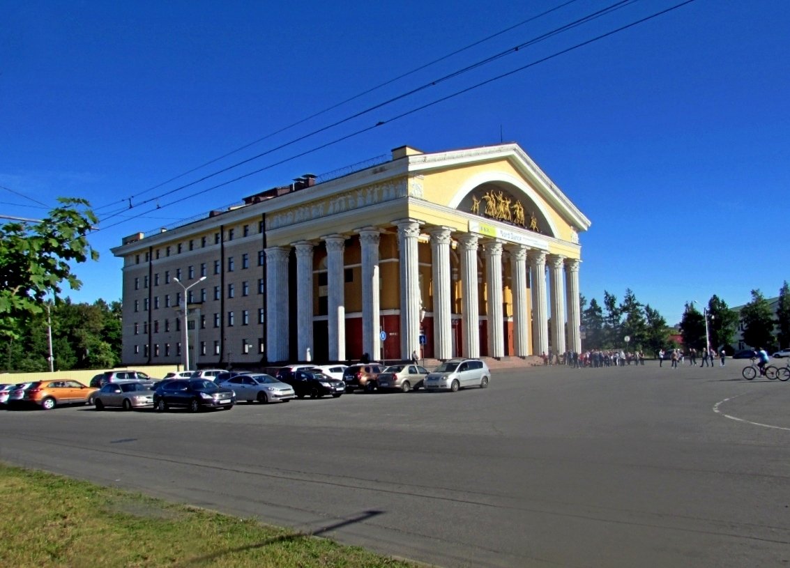 Театр петрозаводск. Музыкальный театр Республики Карелия. Петрозаводск оперный театр. Национальный музыкальный театр Петрозаводск.