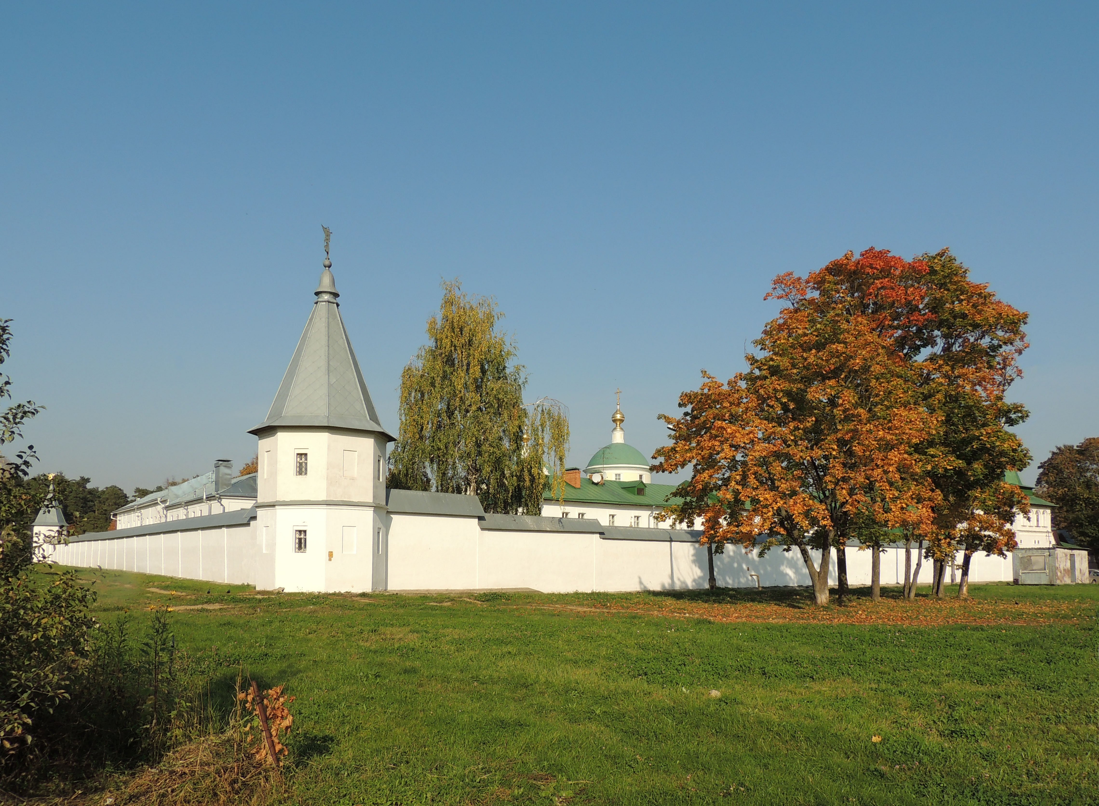 Московская область ленинский городской. Екатерининская пустынь Расторгуево. Крестомаровская общежительная пустынь. Монастыри действующие в 1550 годах.