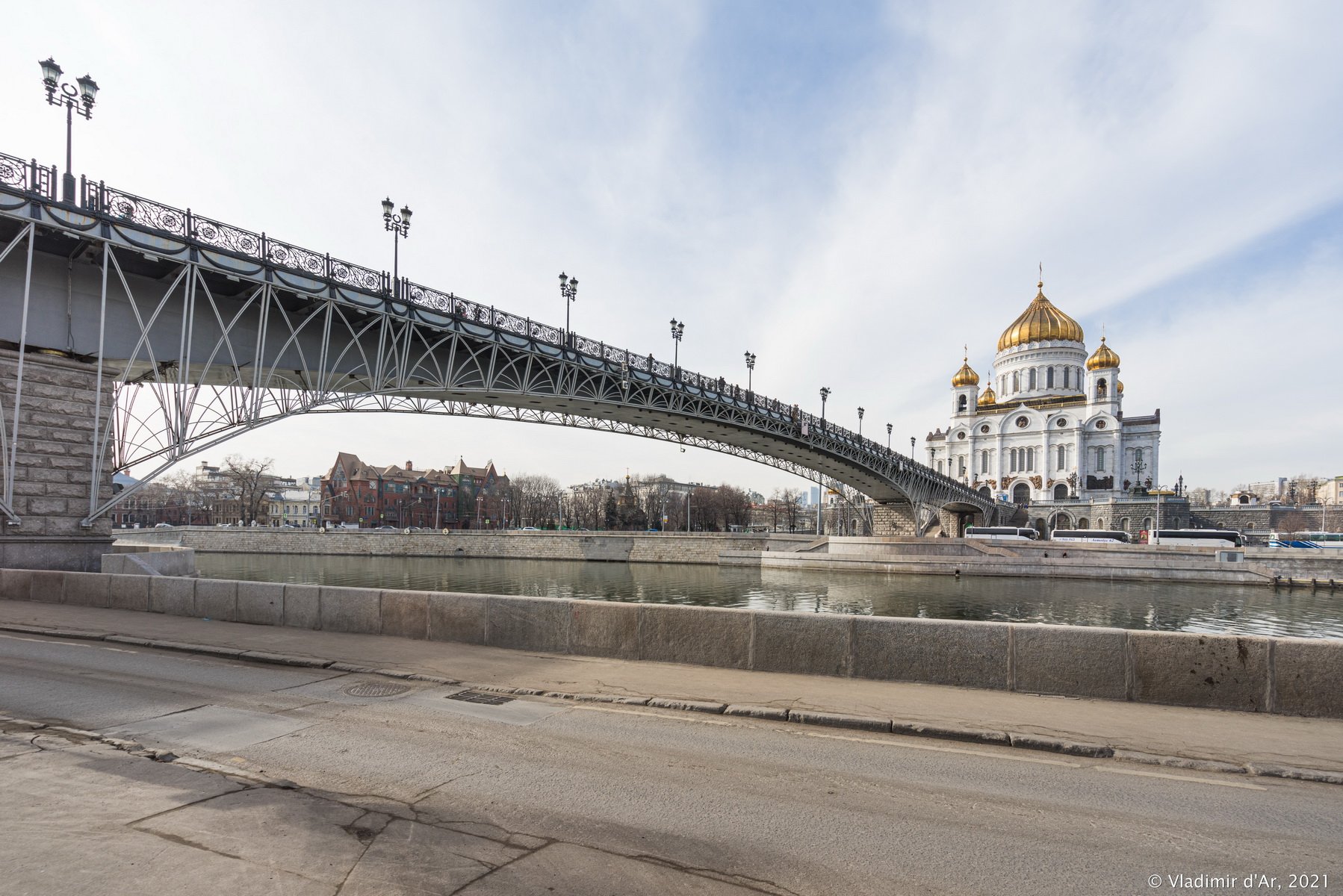 патриарший мост в москве