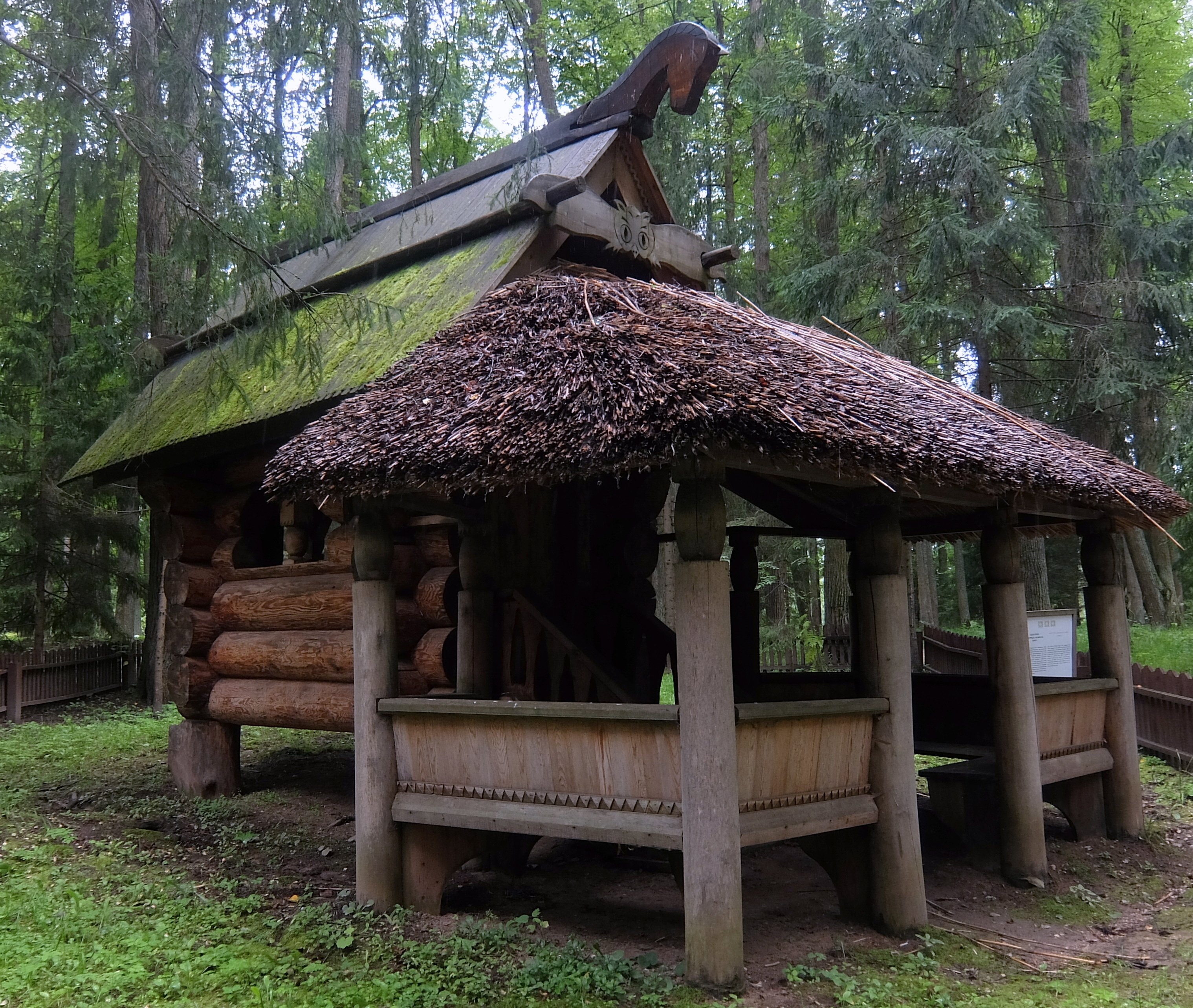 «Избушка на курьих ножках» (беседка) (1883, Абрамцево).