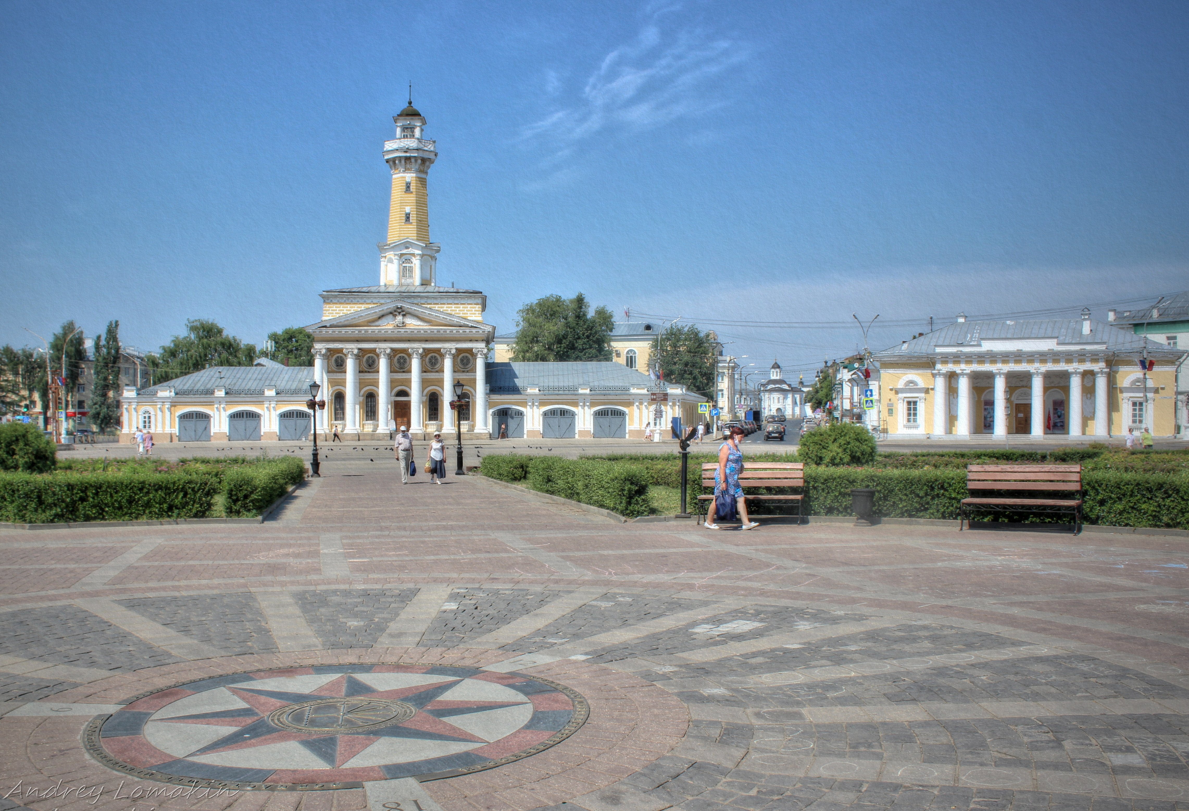 Площадь костромы. Сусанинская площадь. Кострома площадь. Сусанинская площадь в Костроме храмы. Сусанинская площадь в Костроме сверху.