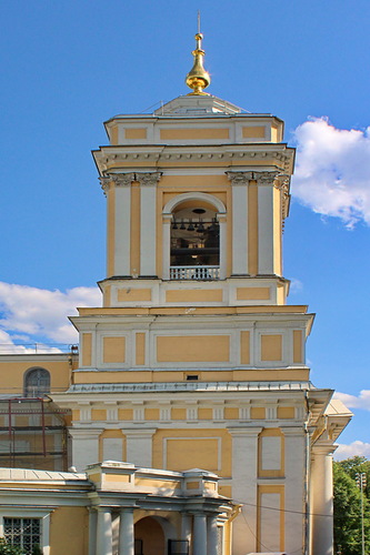колокольня в Александро-Невской лавре