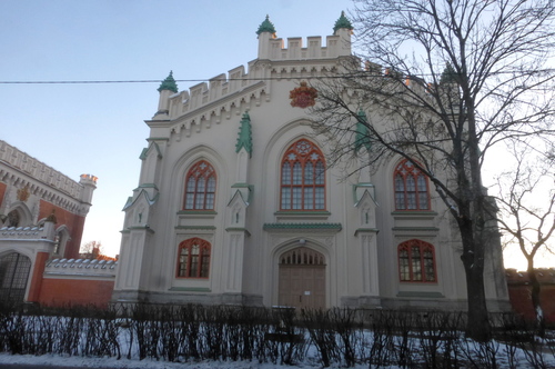 Дворцовые конюшни