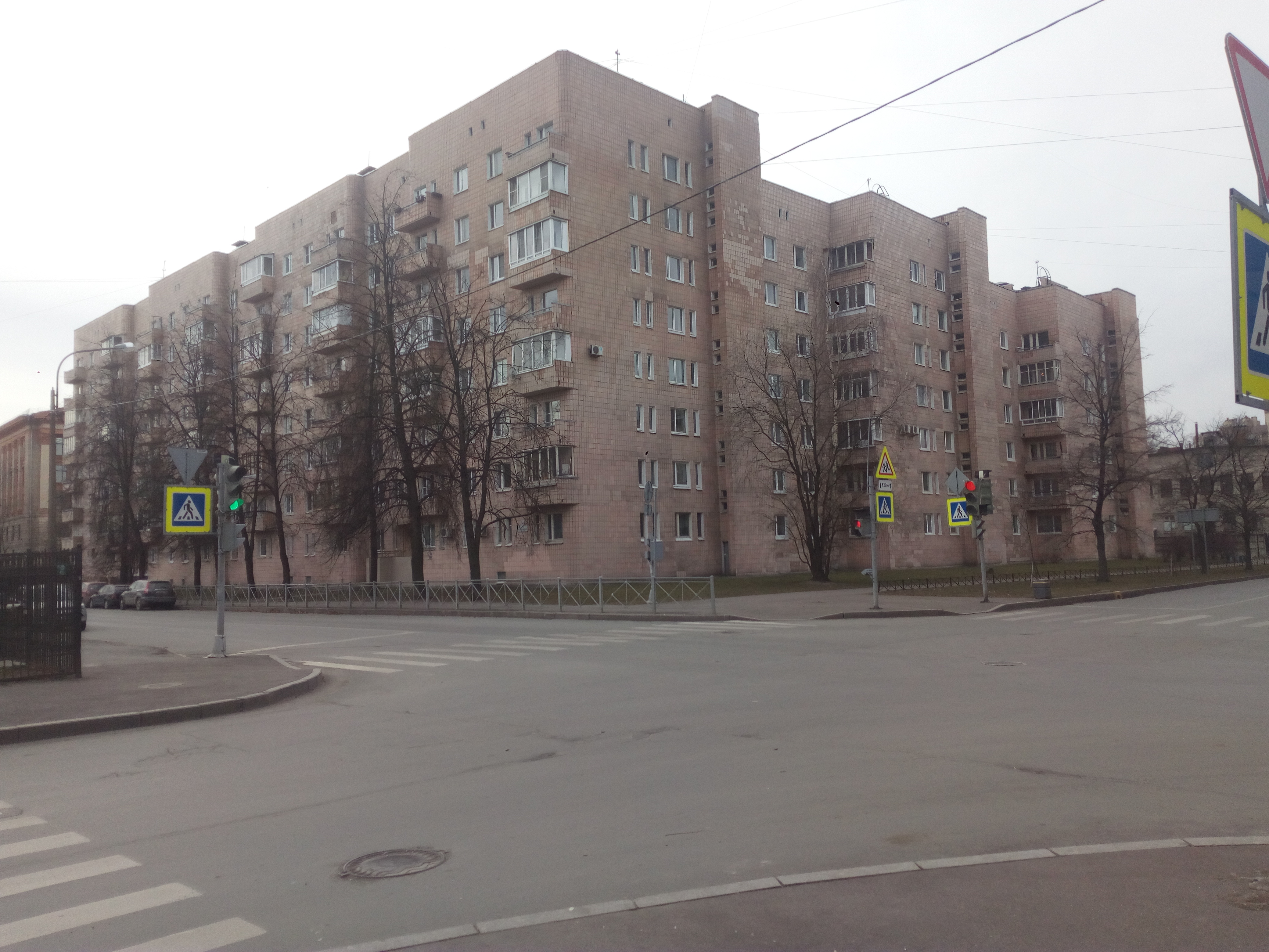 ул. Покрышева 2/40