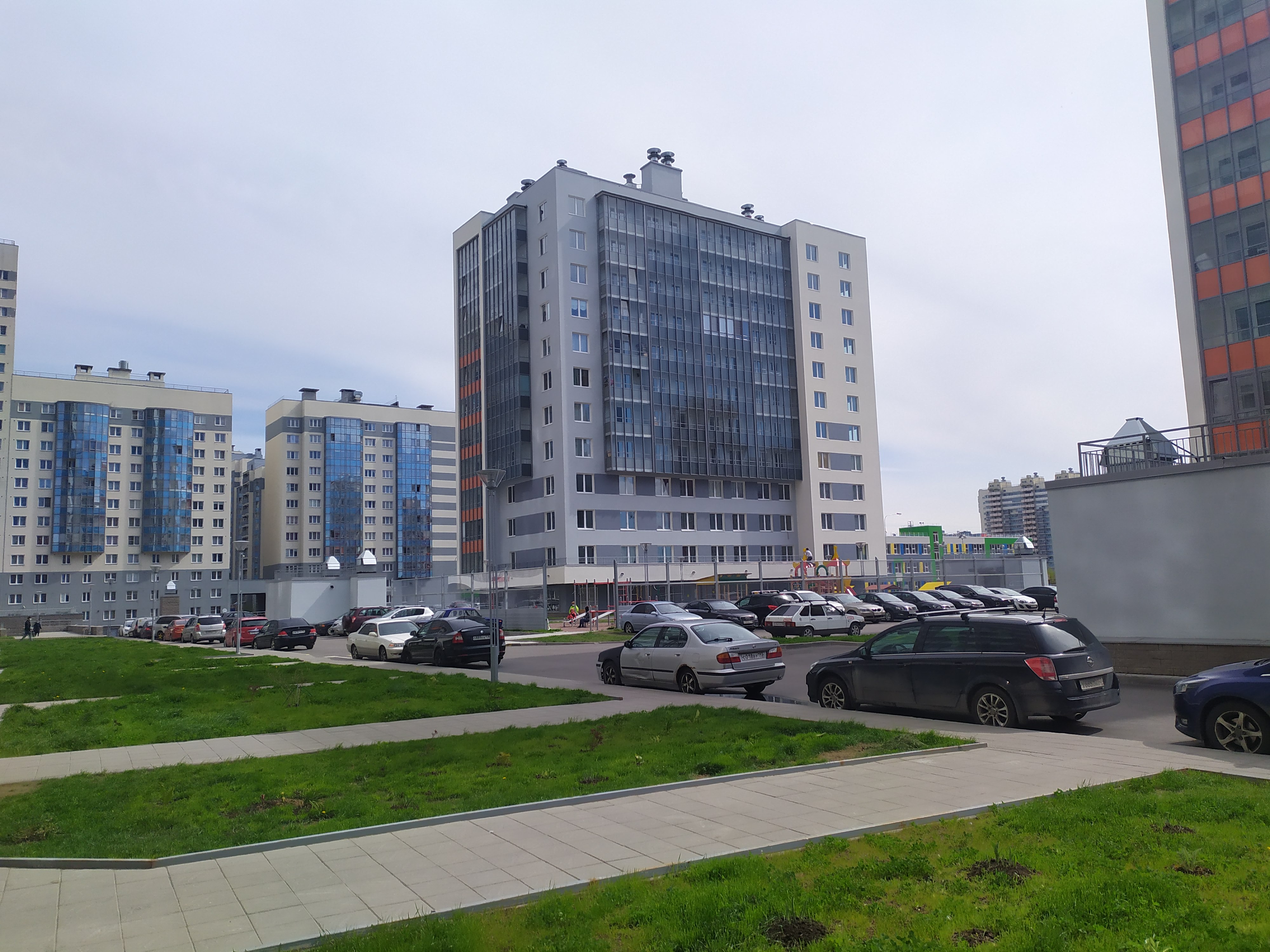 ул. Маршала Захарова 70к1с2, парадная 1