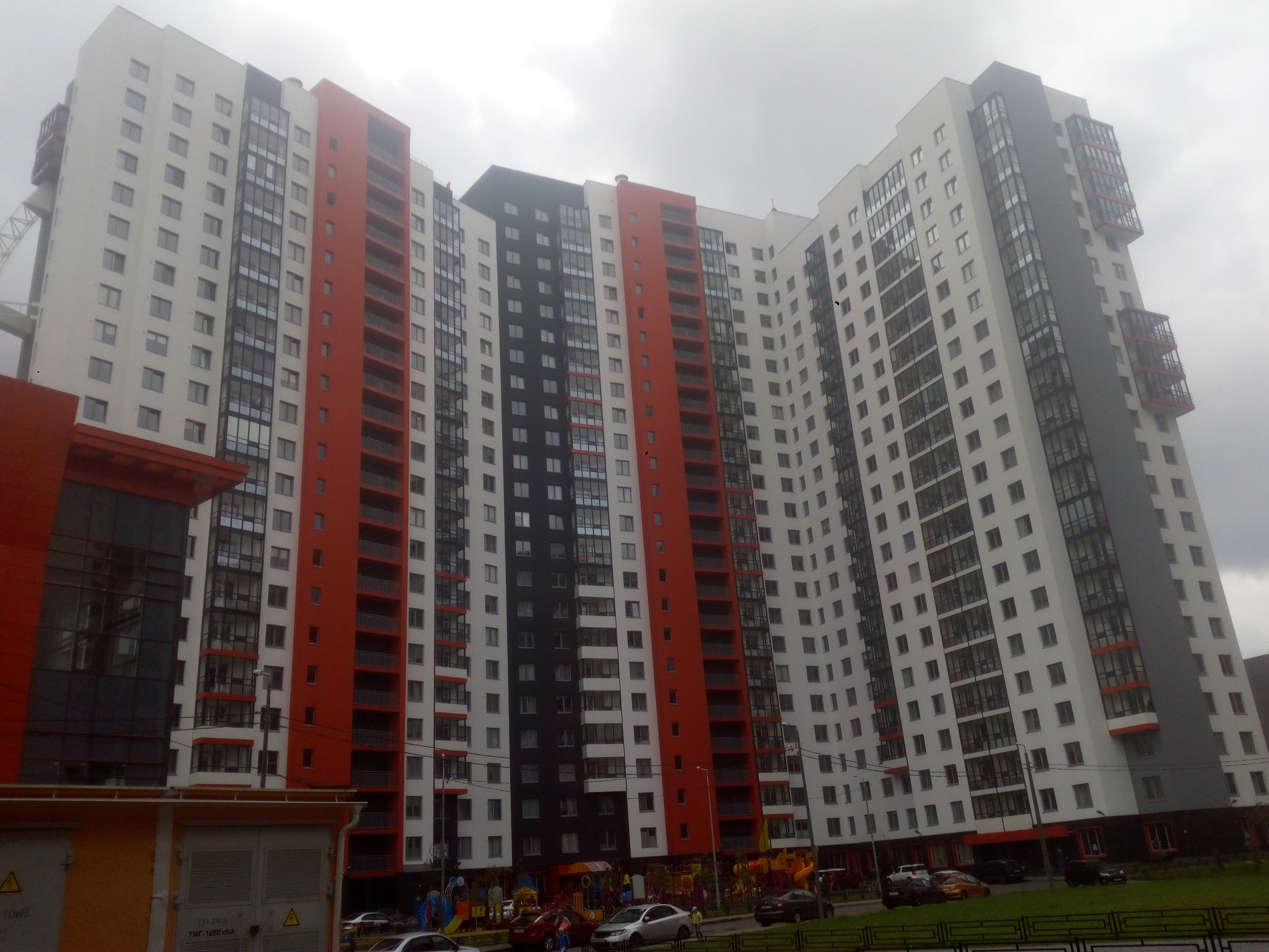 Балтийский бульвар 4, парадные 1-3 Балтийский бульвар 4, парадные 1-3