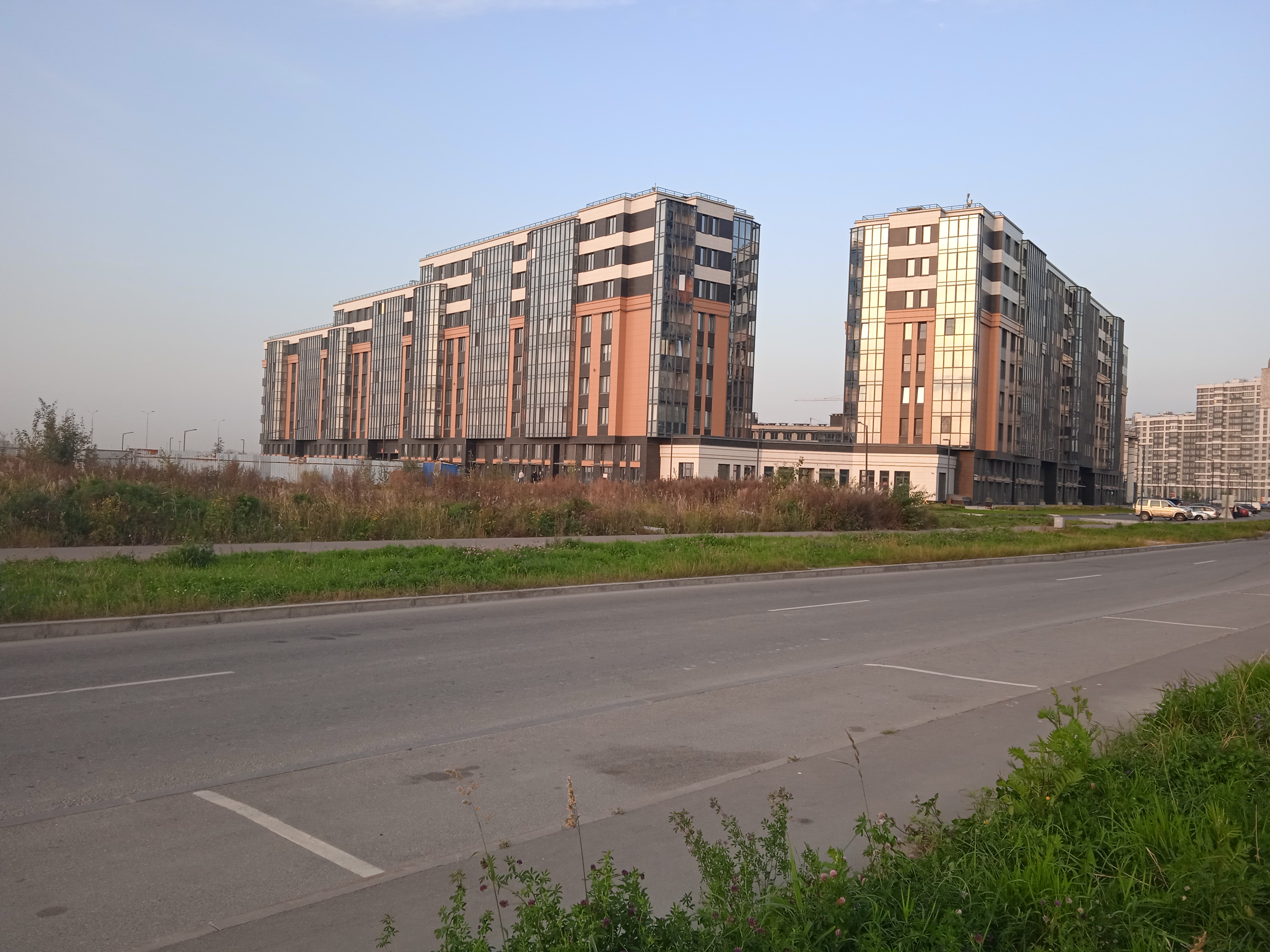 пр. Патриотов 35, парадные 1-3