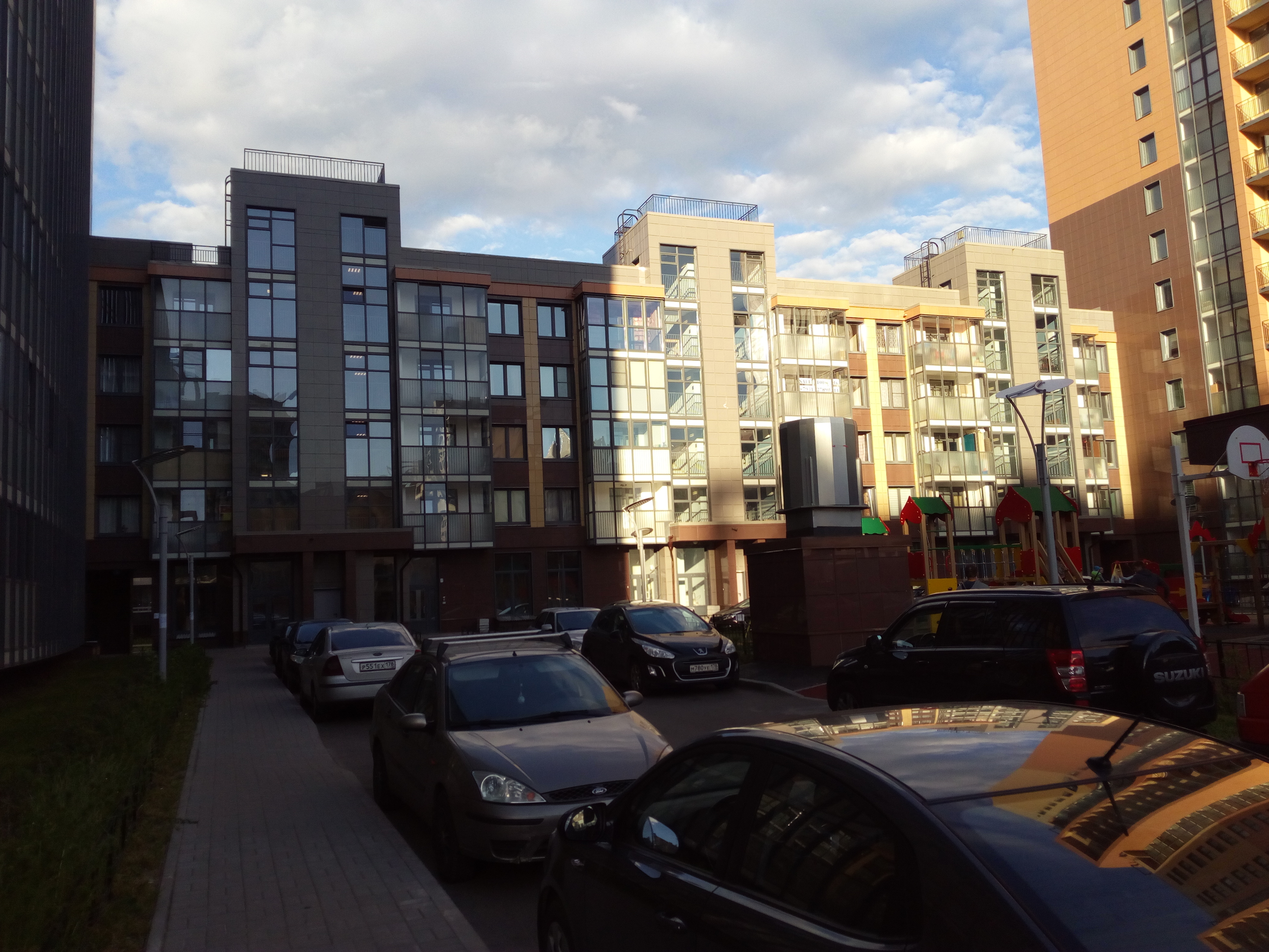 ул. Катерников 7, парадные 8-10